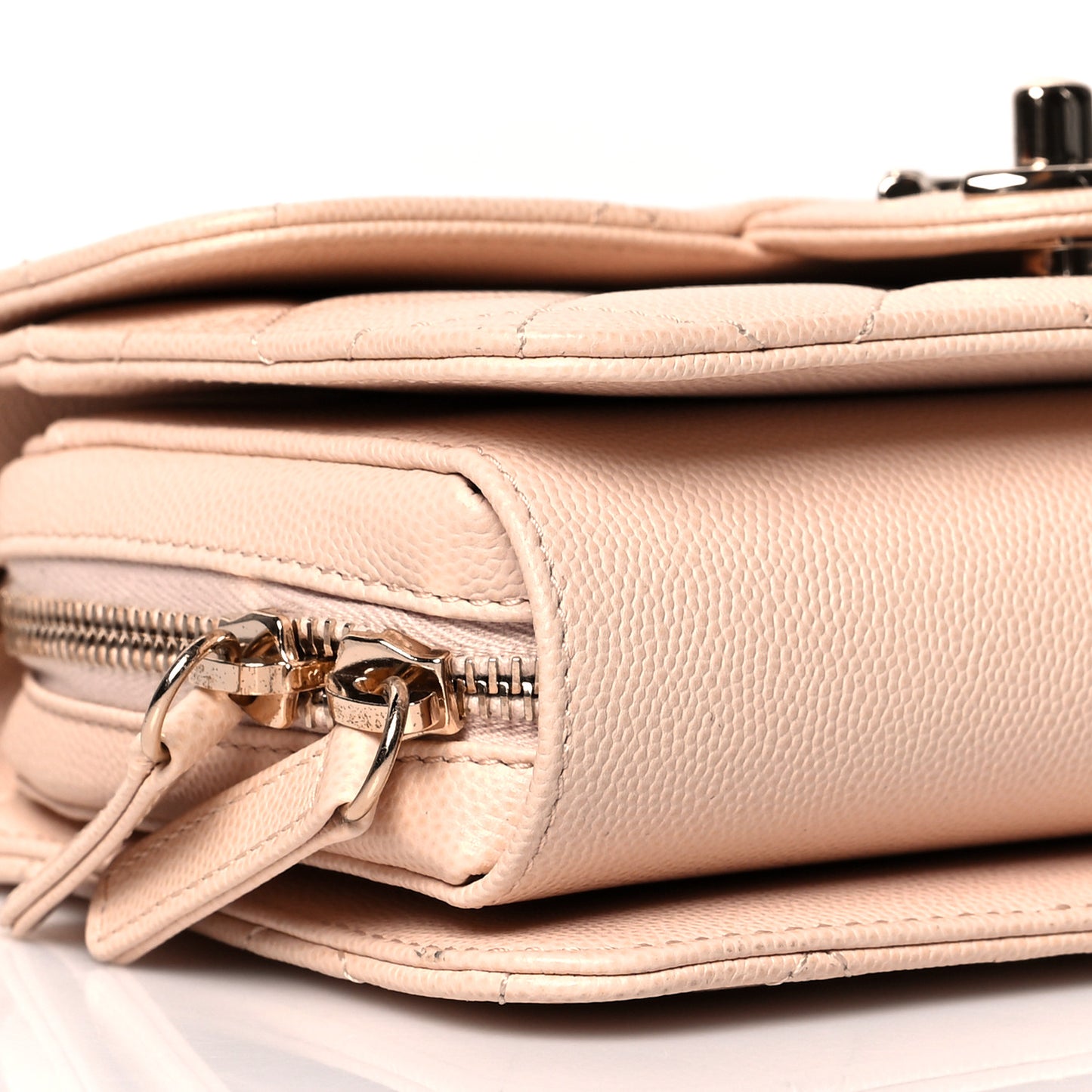 Caviar Quilted Like A Wallet Flap Light Beige