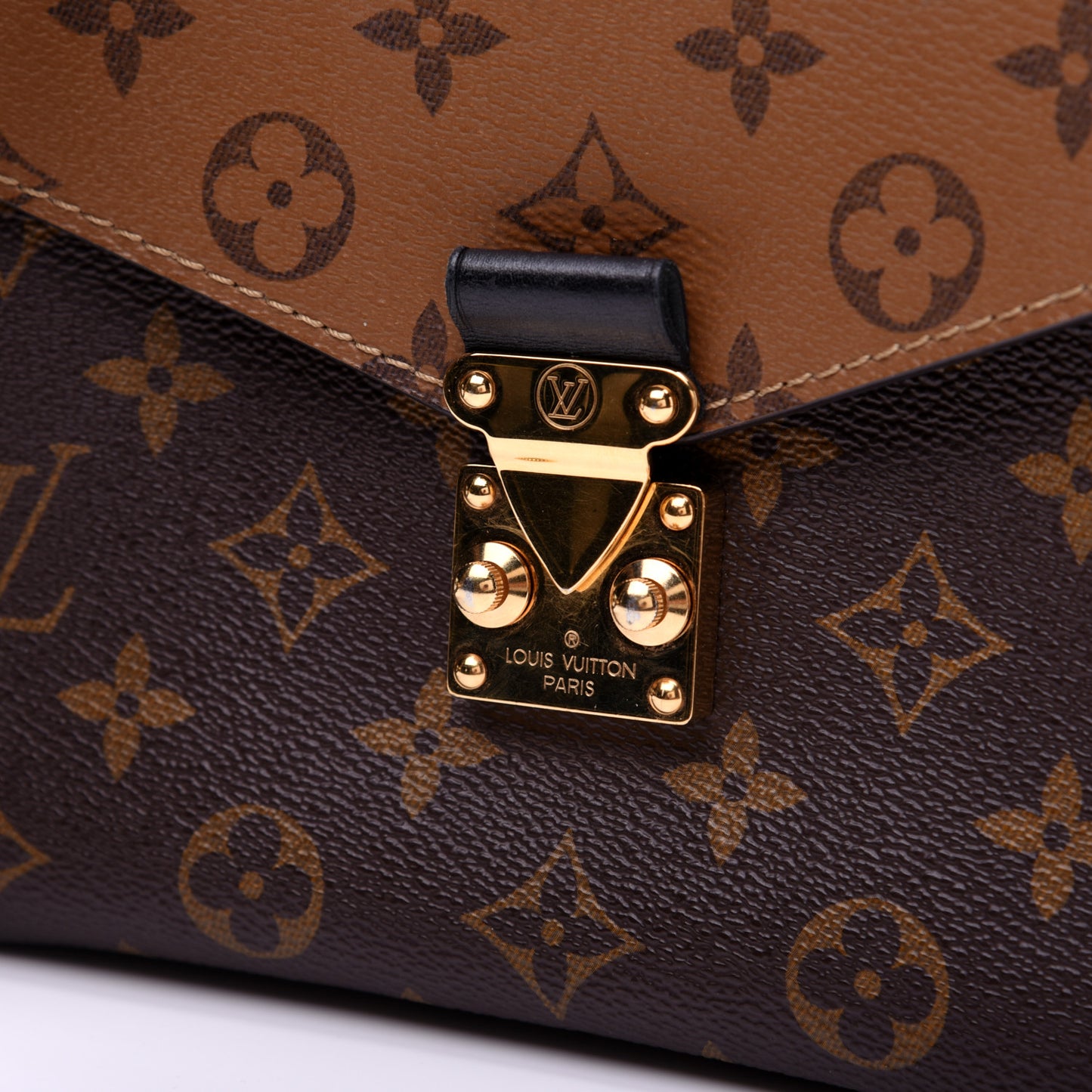 Reverse Monogram Pochette Metis