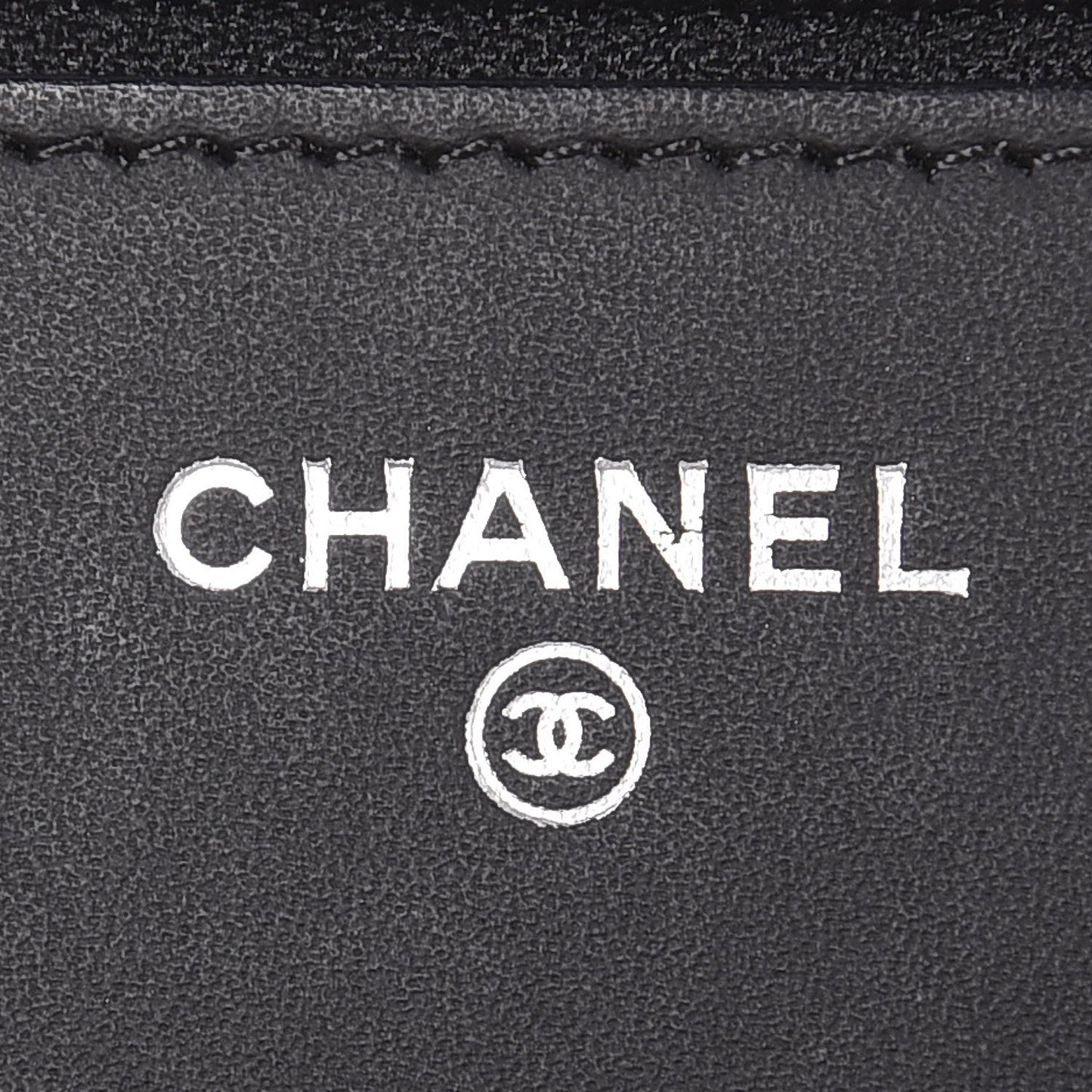Patent Quilted Wallet On Chain WOC Black