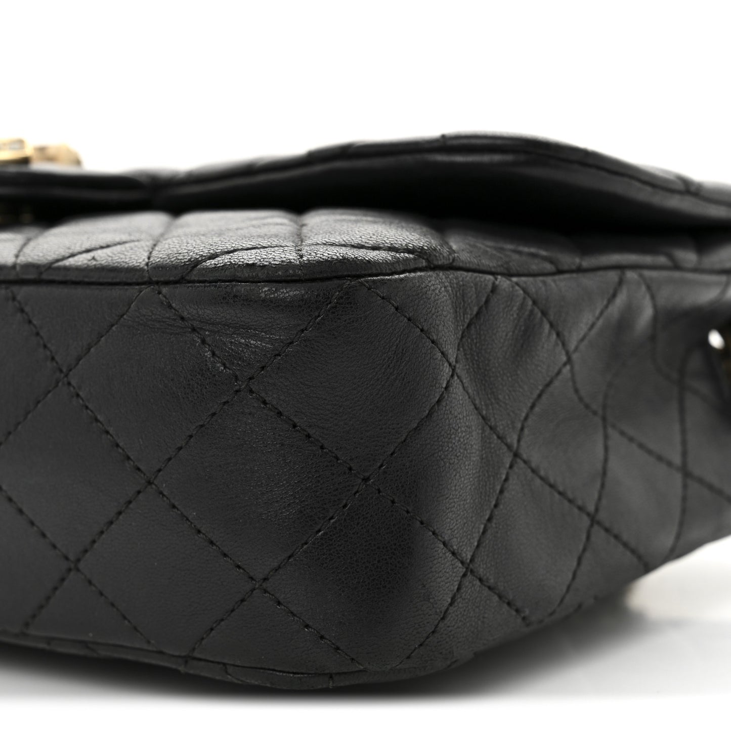 Lambskin Quilted Medium Westminster Pearl Flap Black