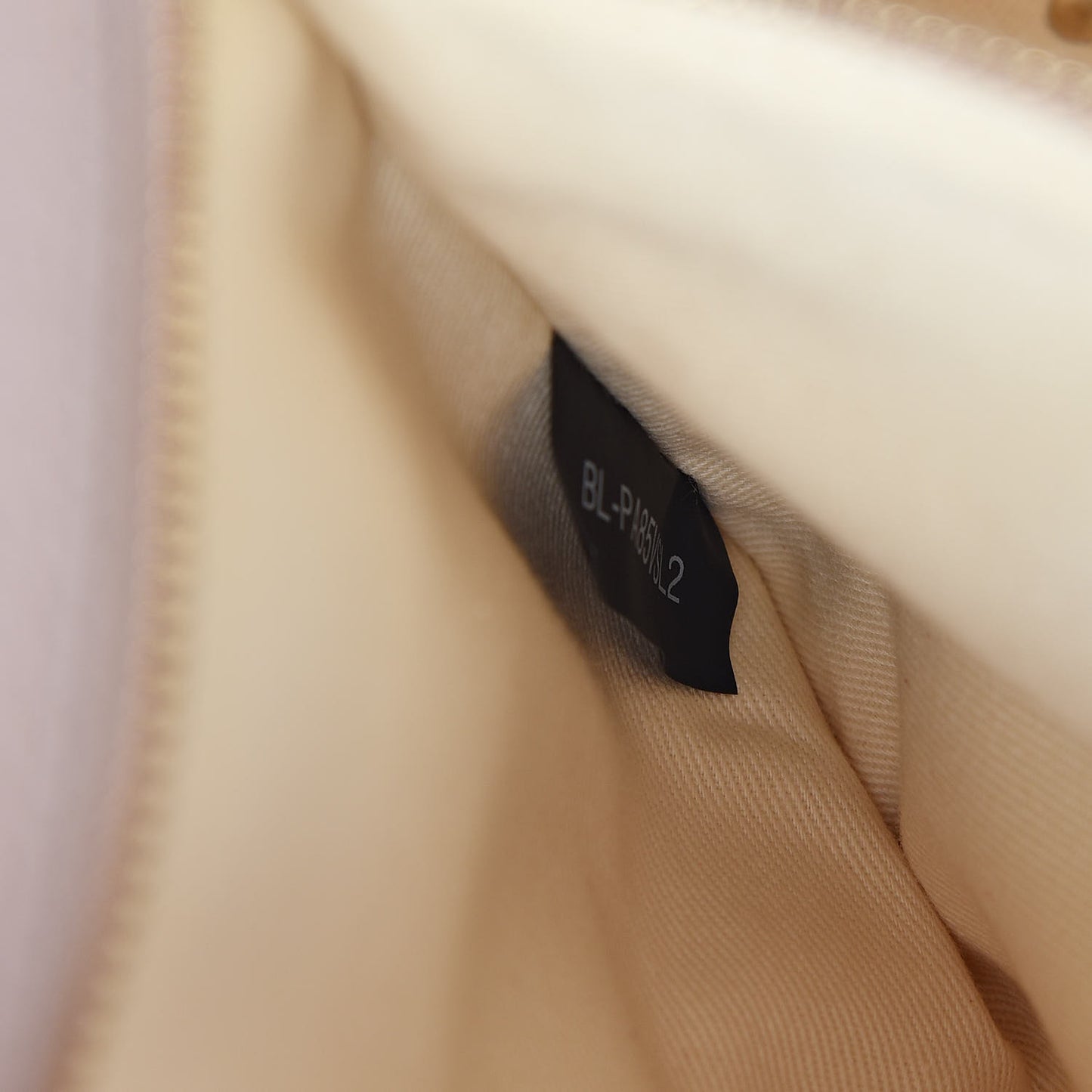 Pebbled Calfskin Rockstud Top Handle Shoulder Bag Poudre