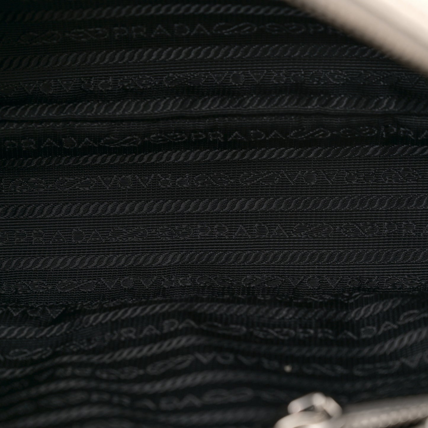 Vitello Daino Crossbody White