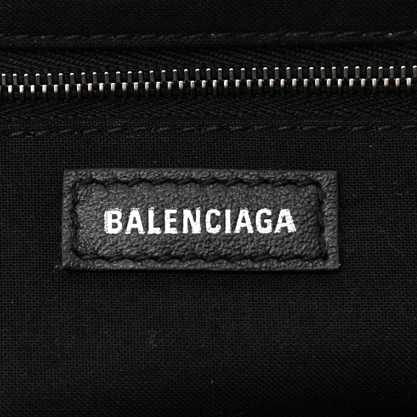 Grained Calfskin Logo XL Cloud Clutch Screen Blue Black