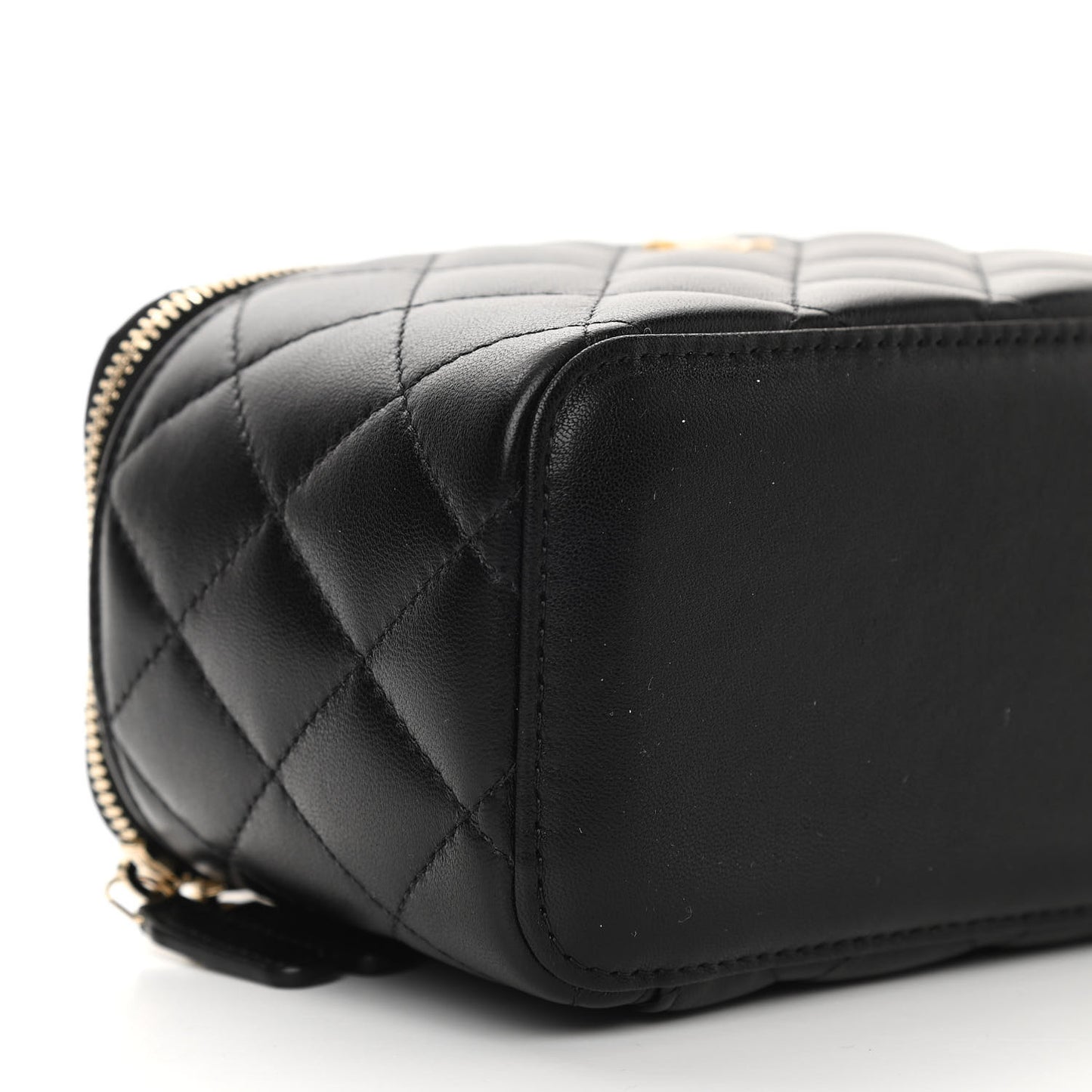 Lambskin Quilted Pearl Crush Small Vanity Case With Chain Black