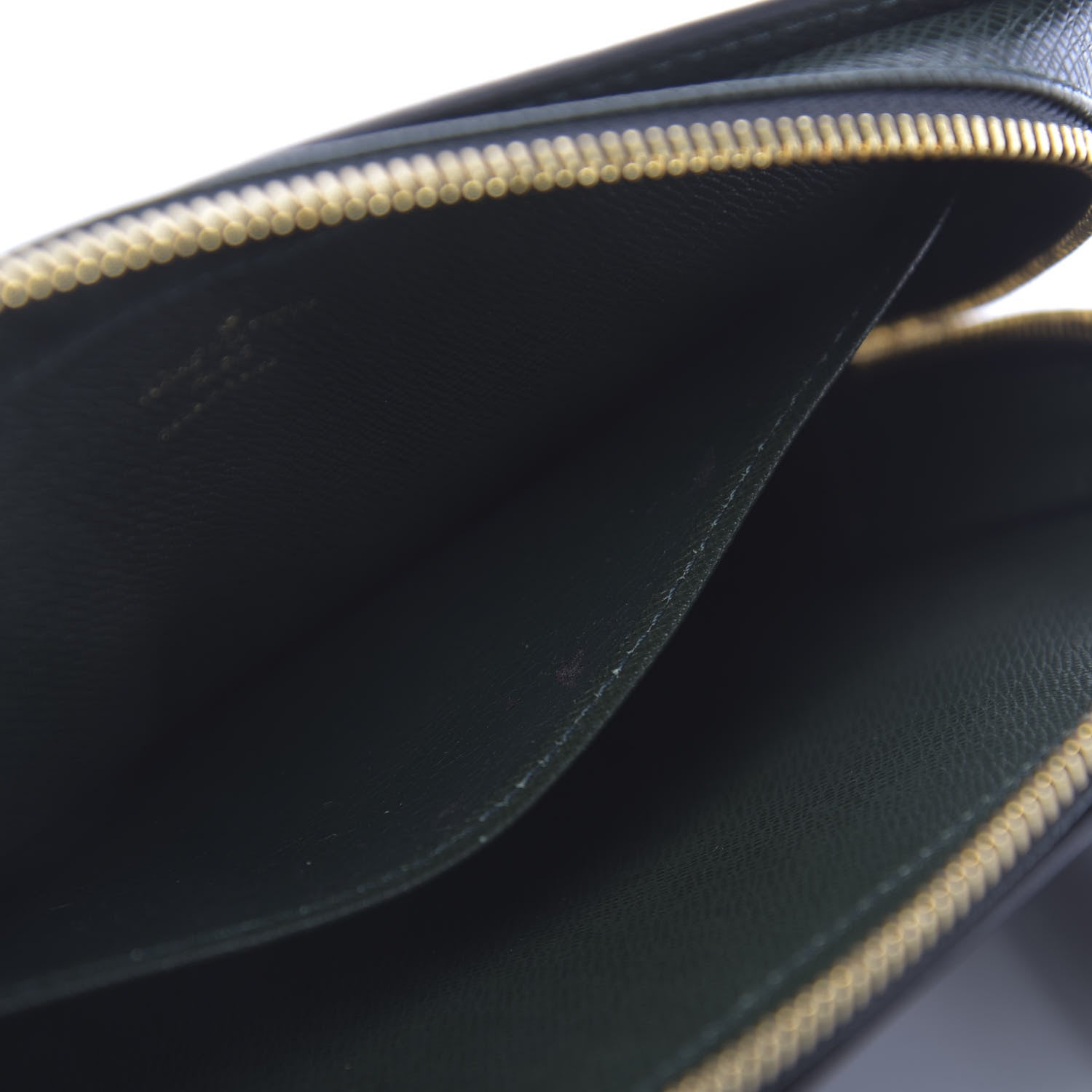 Louis Vuitton Taiga Baikal Pochette Epicea 9 of 9