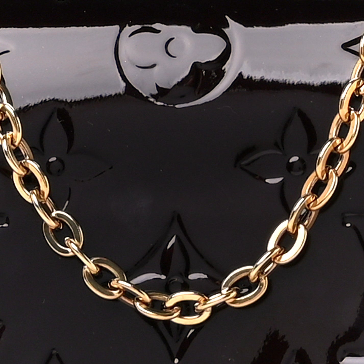 Vernis Pochette Felicie Chain Wallet Amarante