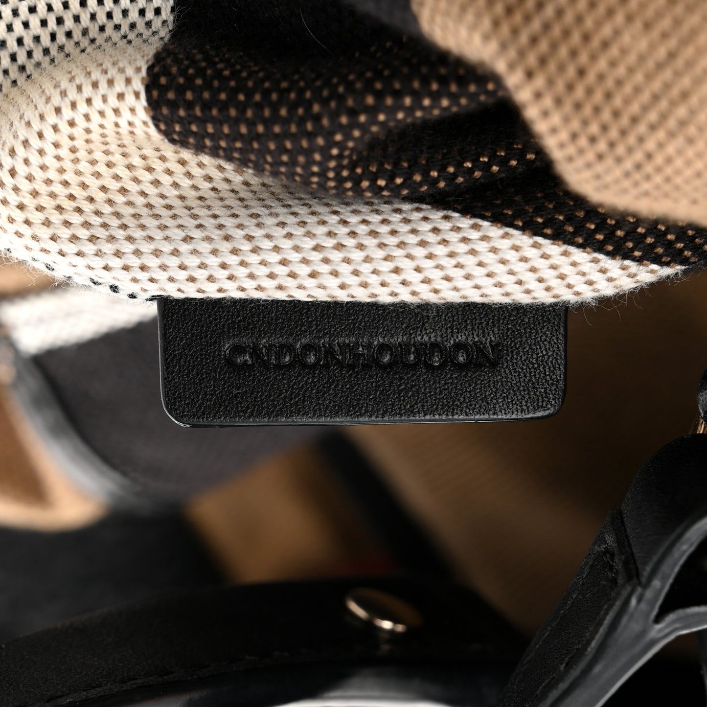 Grainy Calfskin House Check Small Maidstone Black
