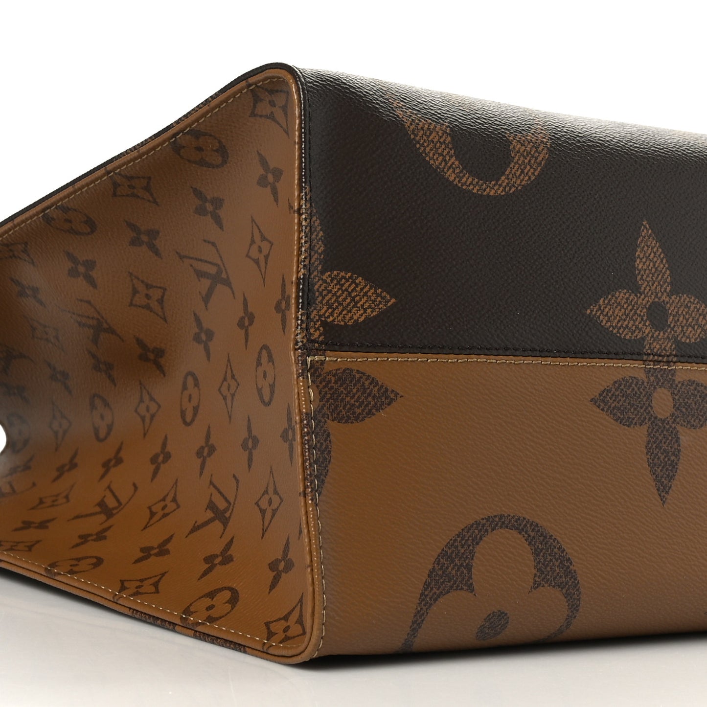 Reverse Monogram Giant Onthego GM