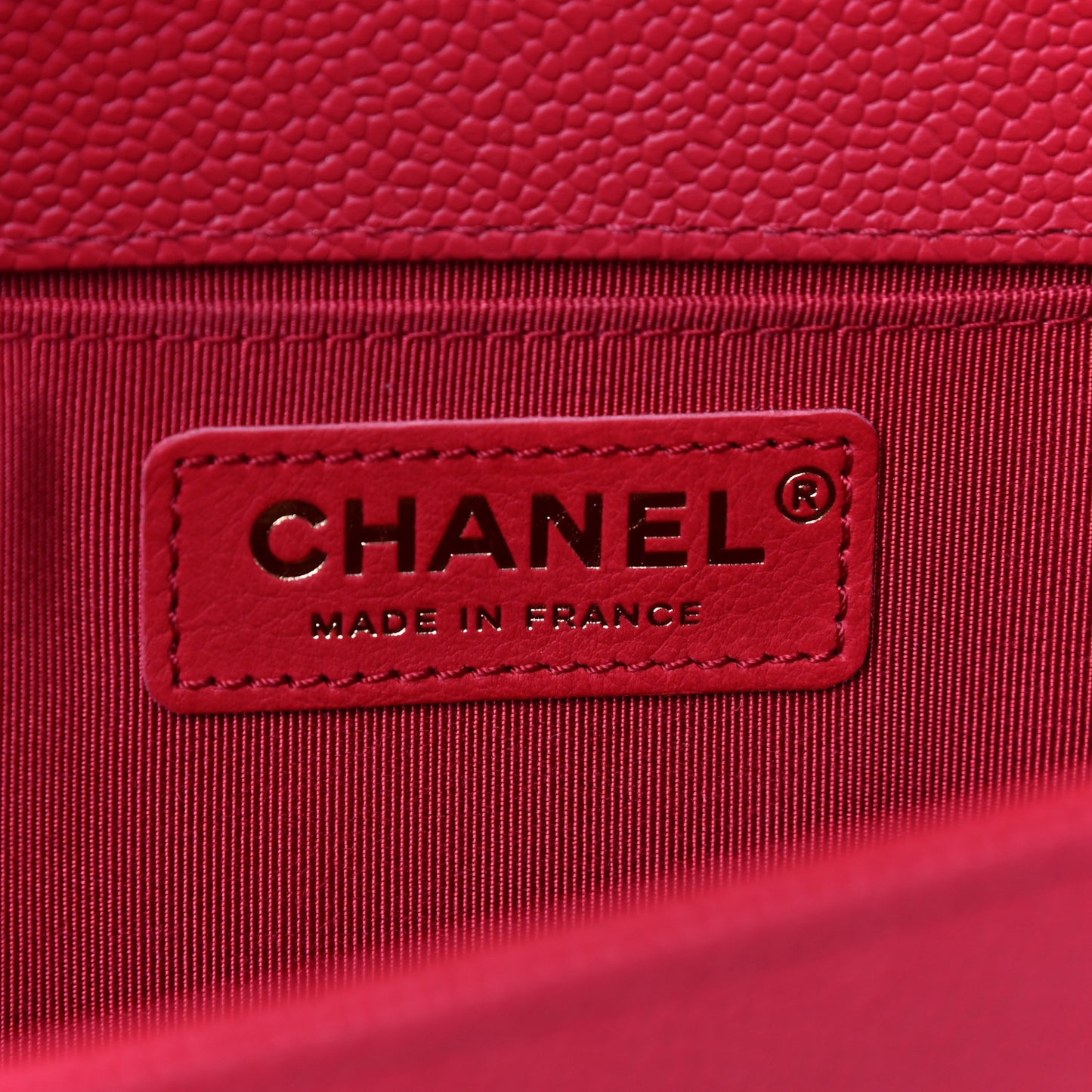 Caviar Quilted Medium Boy Flap Red