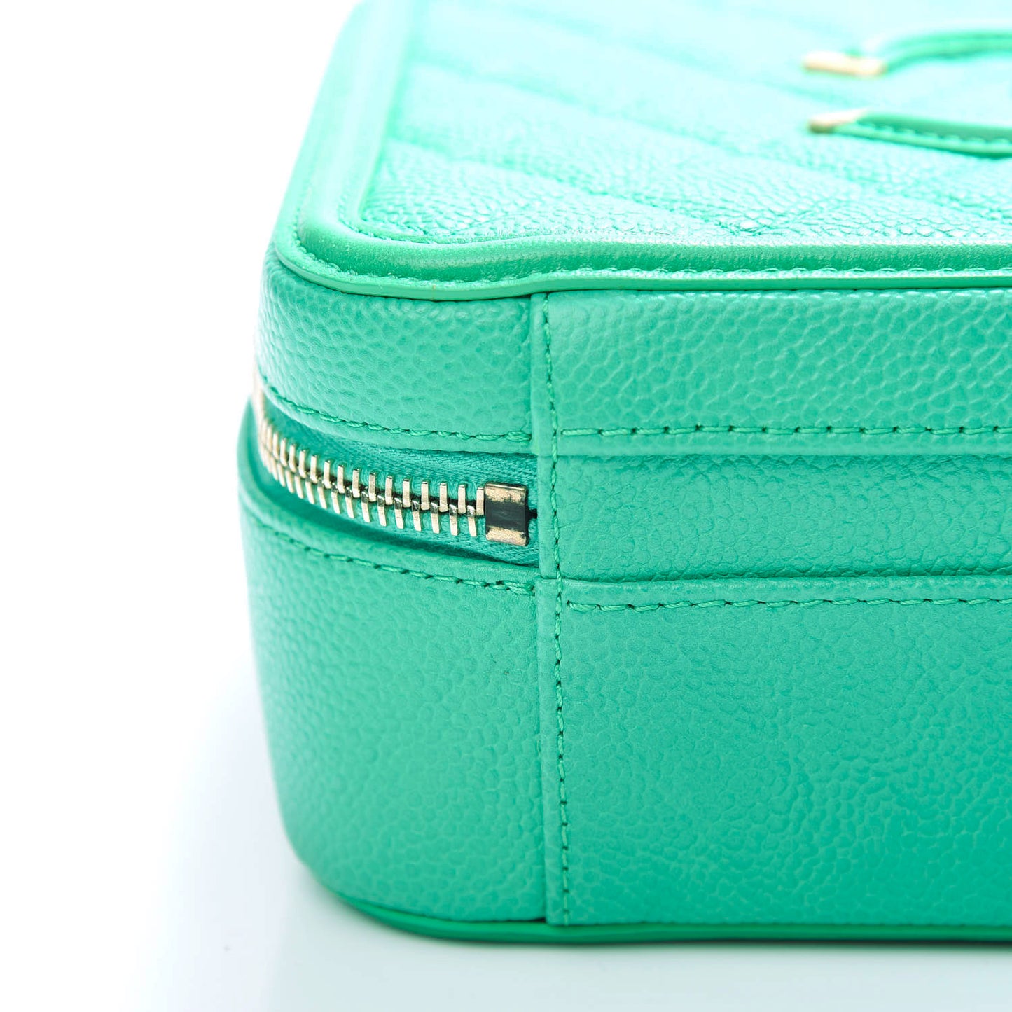 Caviar Quilted Medium CC Filigree Vanity Case Green