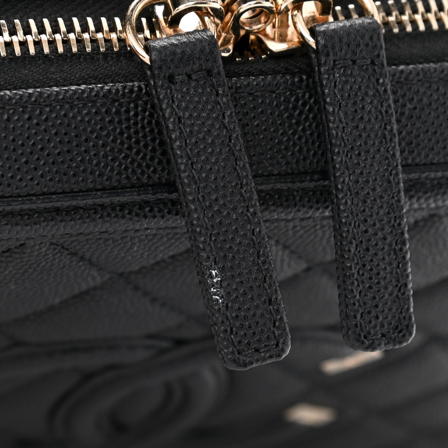Caviar Quilted Medium CC Filigree Vanity Case Black