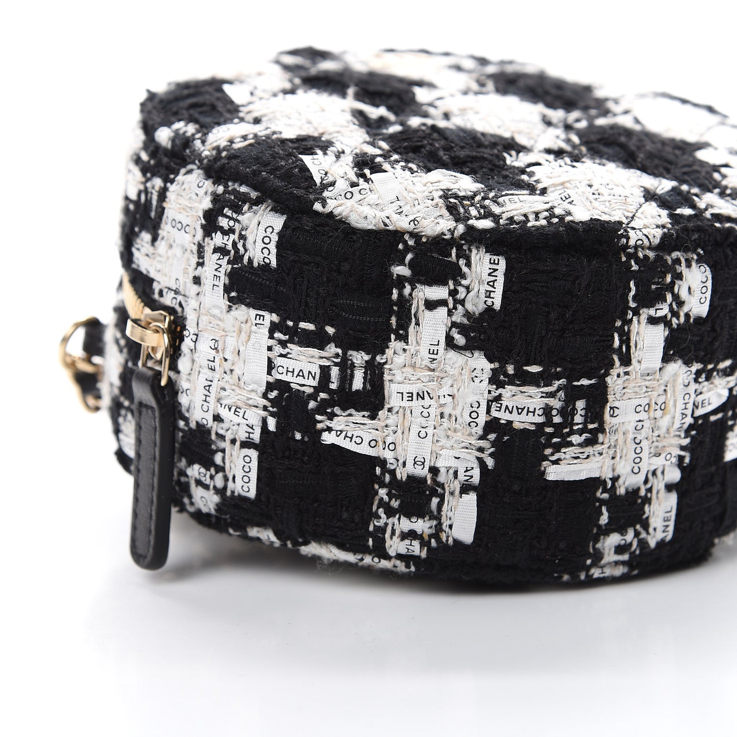 Tweed Quilted Round Clutch With Chain Black Ecru White