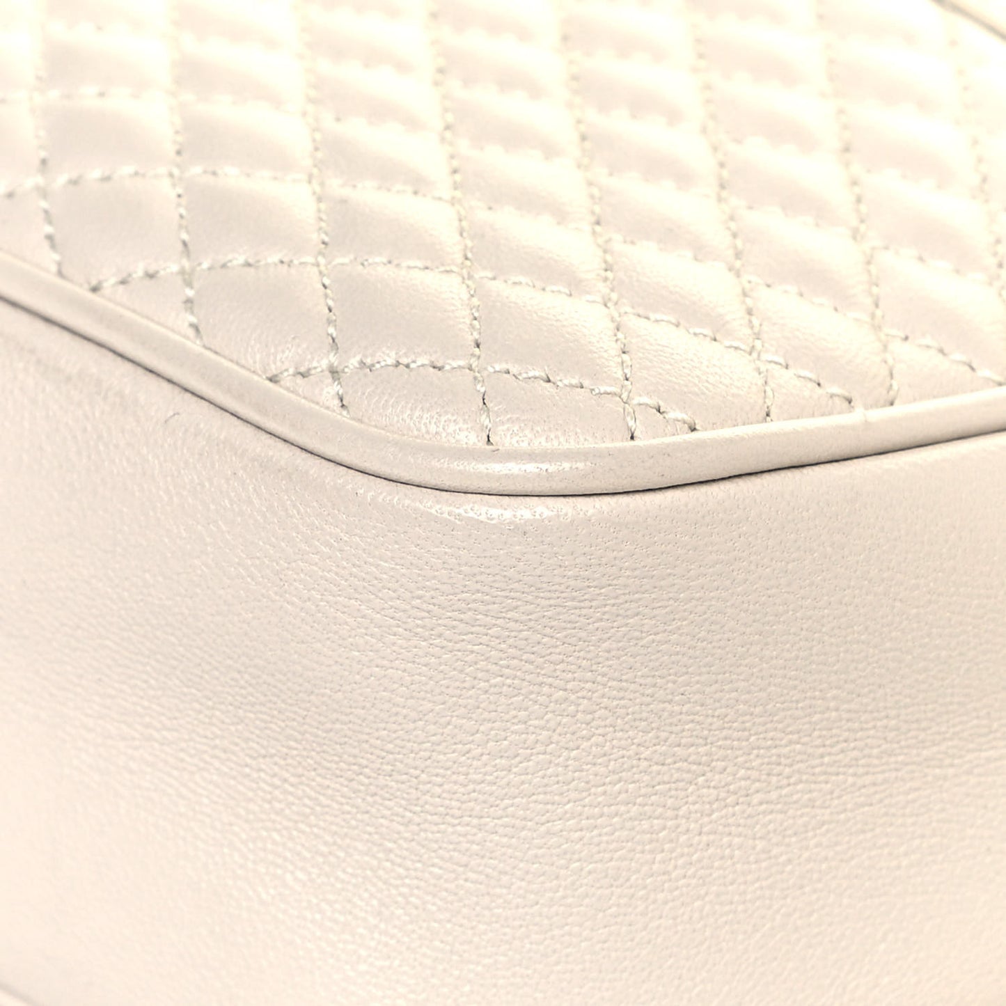 Lambskin Quilted Victoire Camera Bag Blanc Vintage