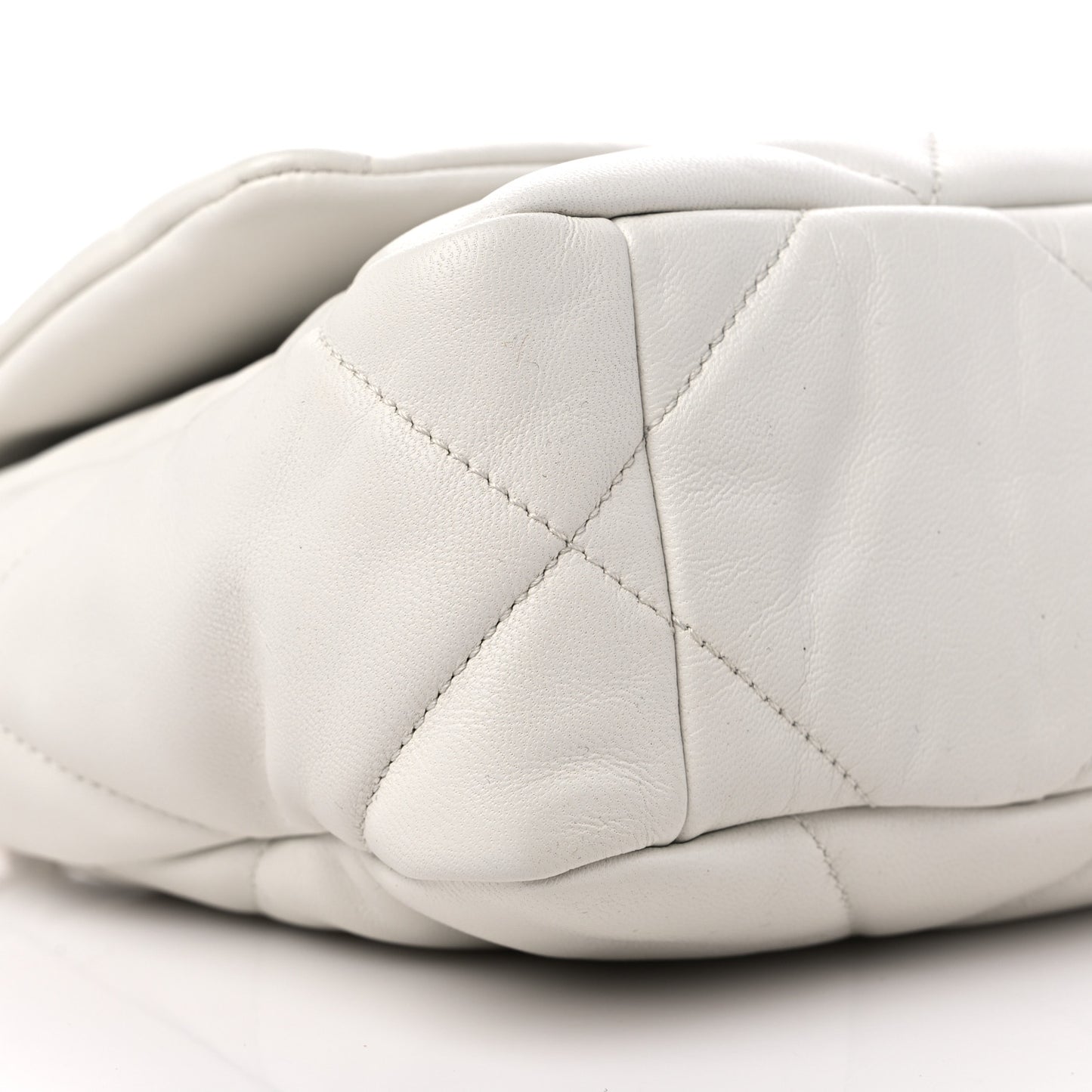 Lambskin Quilted Medium Chanel 19 Flap White