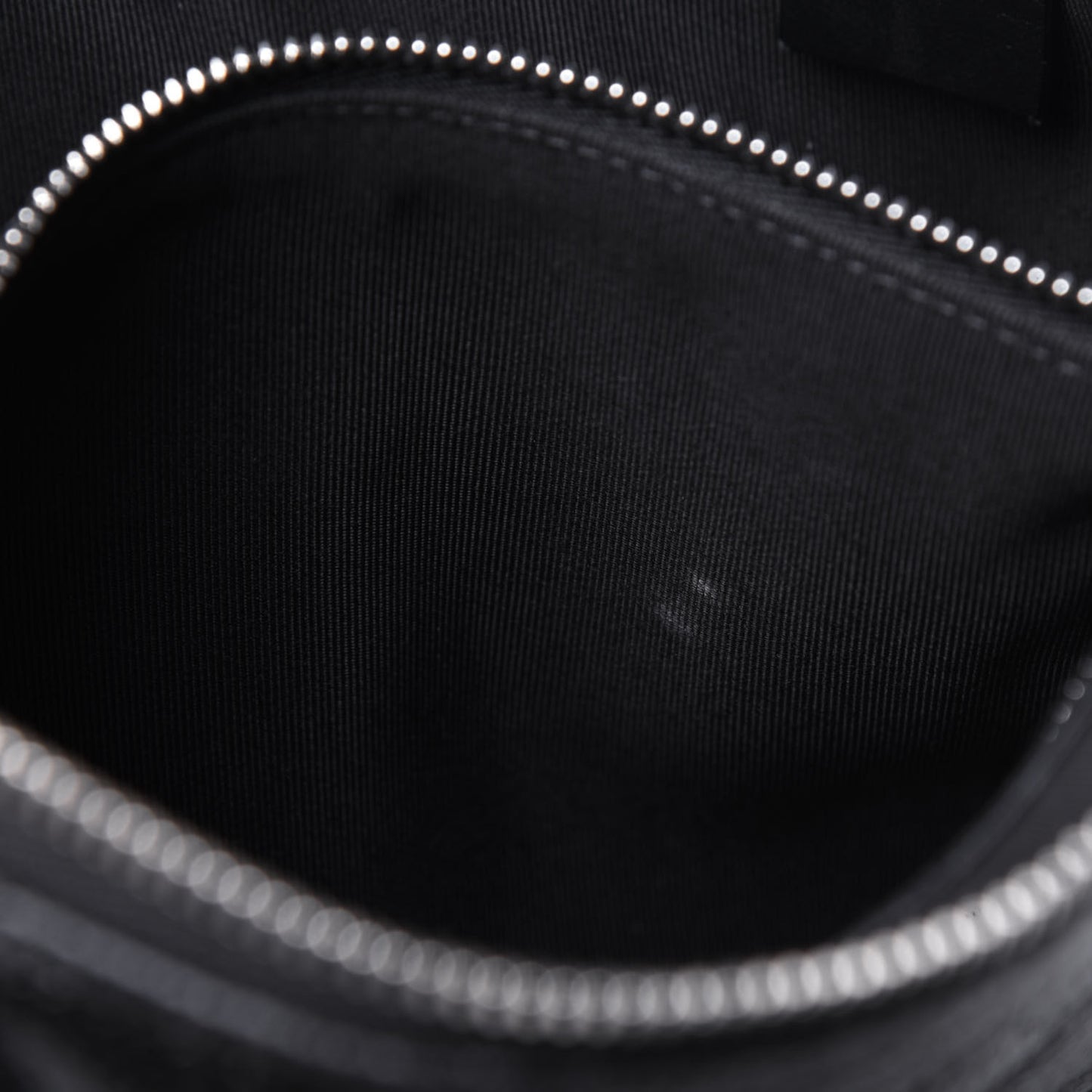 Caviar Quilted Medium Cosmetic Case So Black