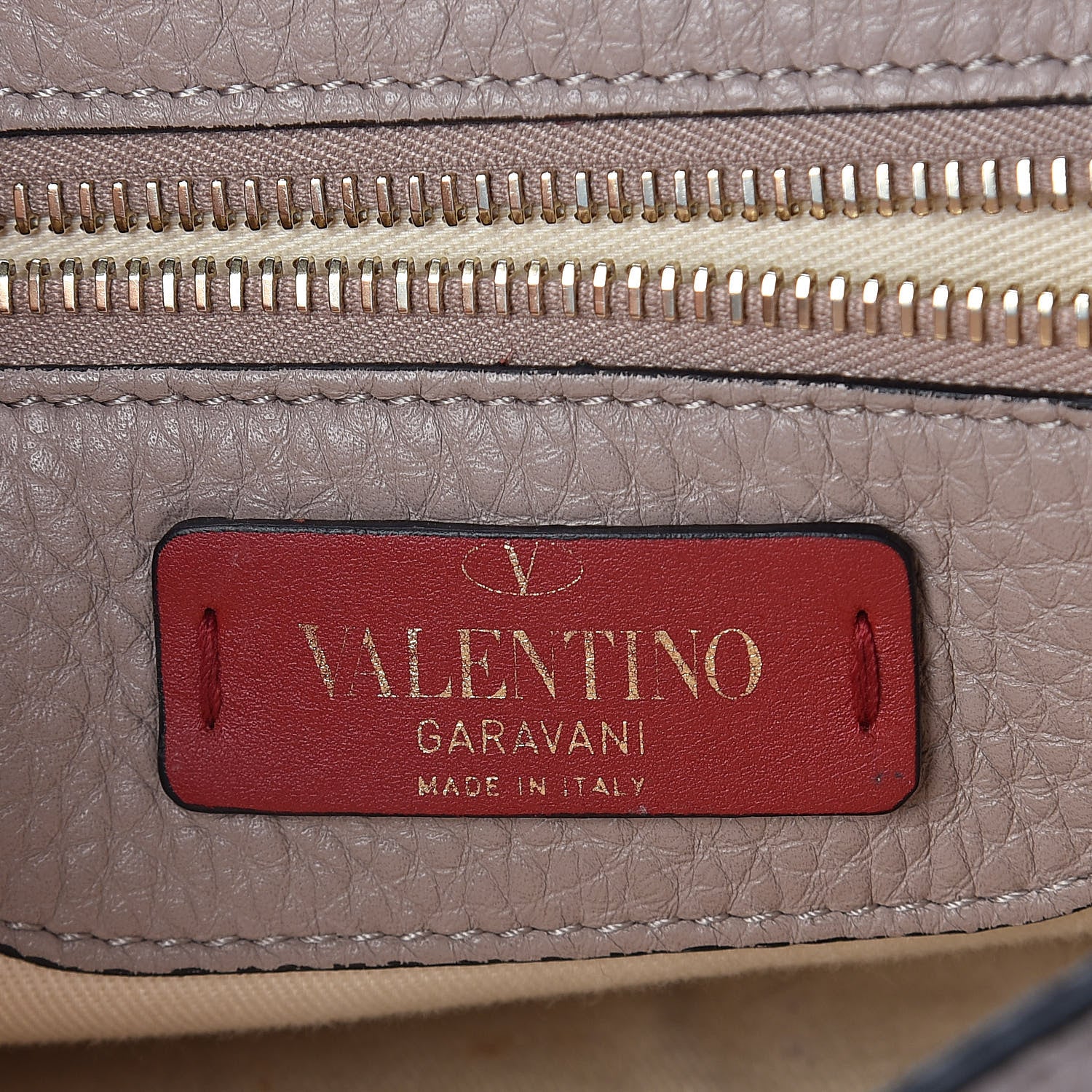 Valentino Garavani Pebbled Calfskin Rockstud Single Handle Flap Bag Poudre 6 of 10