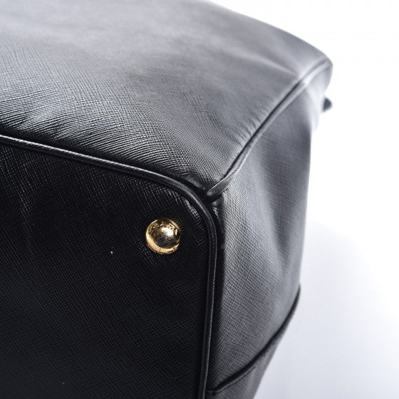 Saffiano Lux Extra Large Galleria Double Zip Tote Black