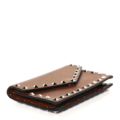 Valentino Garavani Pebbled Calfskin Rockstud Envelope Wallet on Chain Bright Cognac 3 of 6