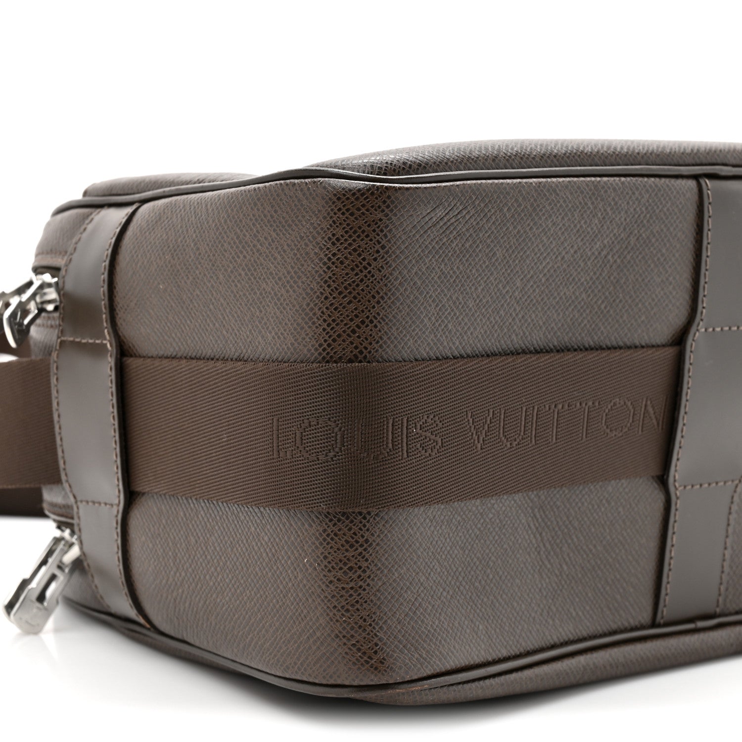 Louis Vuitton Taiga Reporter Messenger Grizzli 10 of 13