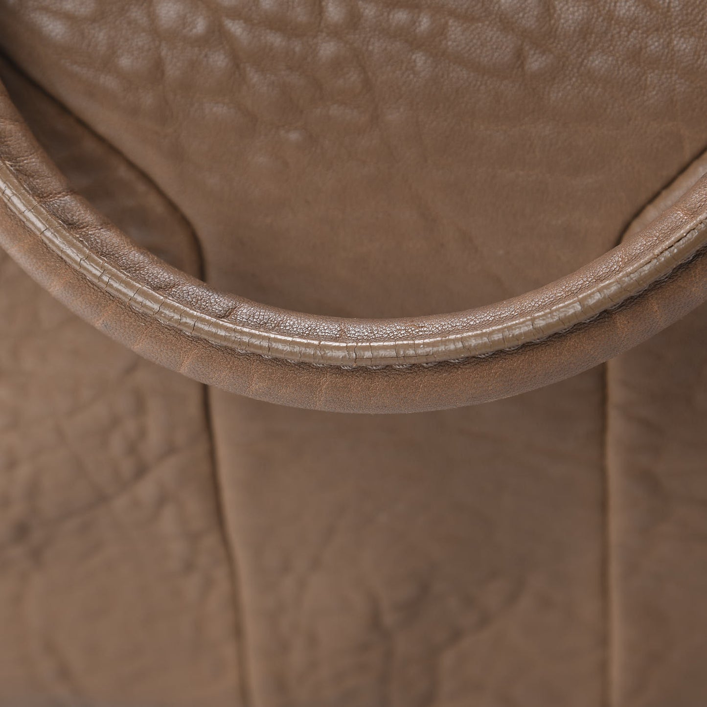 Pebbled Lambskin Medium Easy Sac Brown