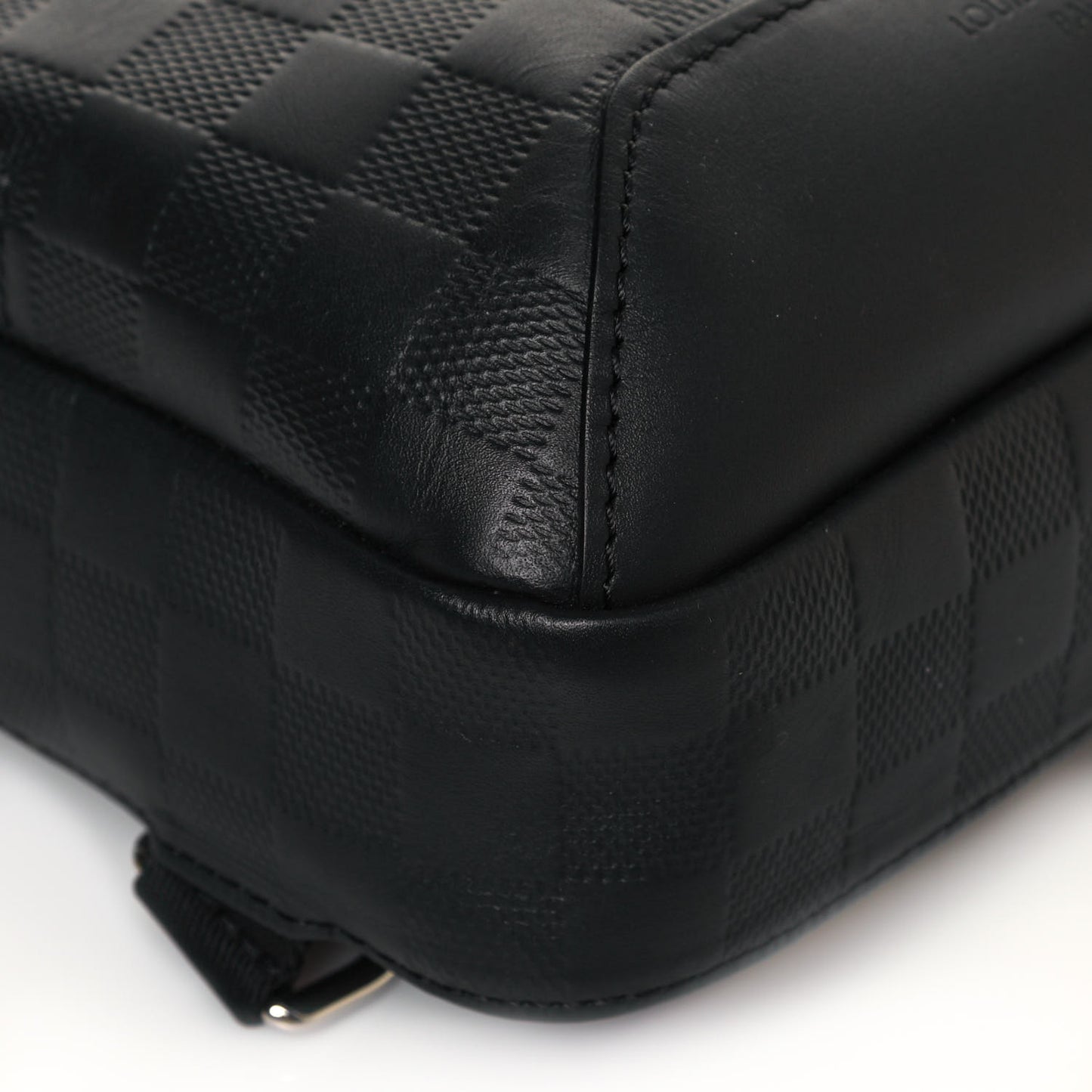 Damier Infini Avenue Sling Bag Onyx