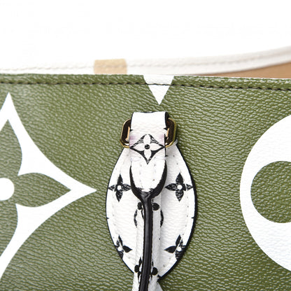 Louis Vuitton Monogram Giant Onthego GM Kaki Beige 11 of 14
