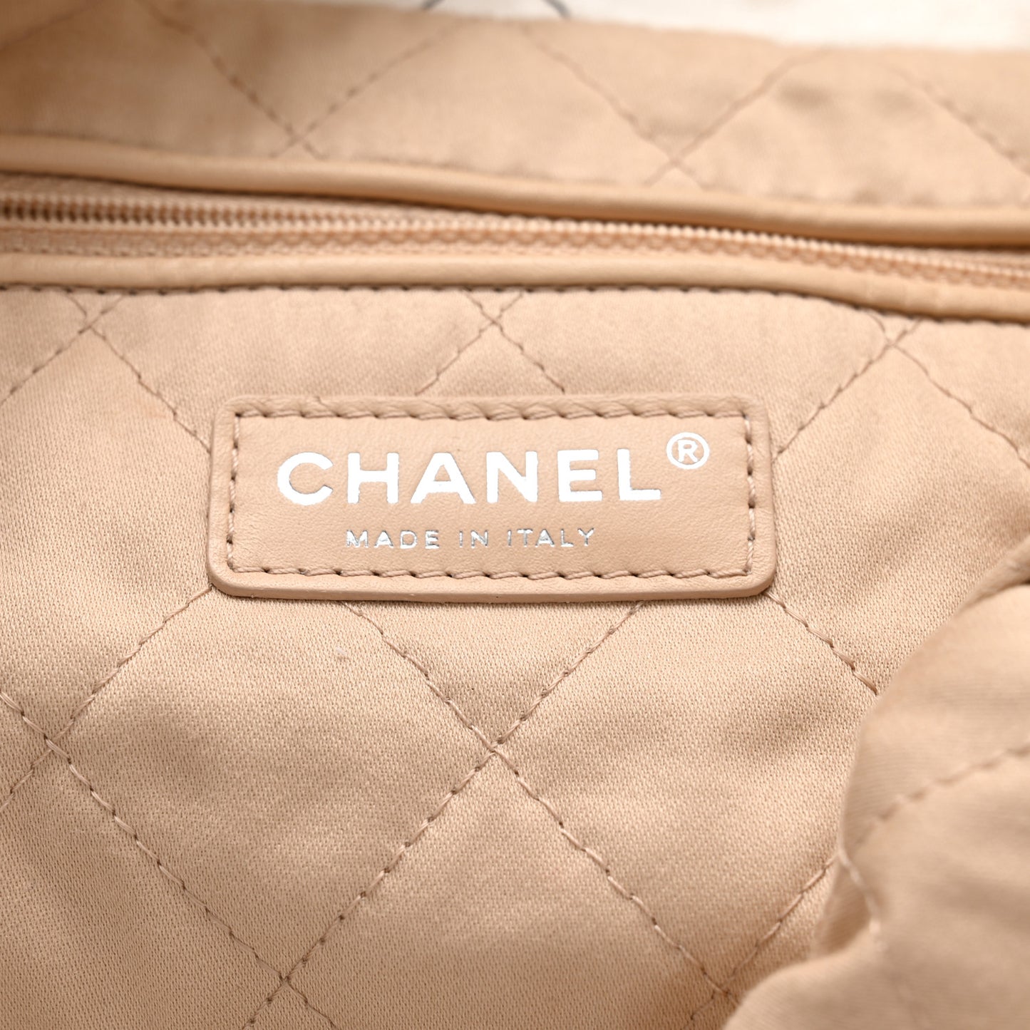 Shiny Calfskin Quilted Chanel 22 White Black