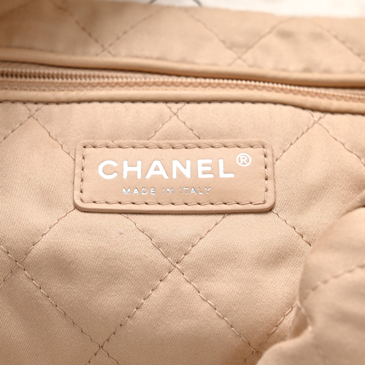 Chanel Shiny Calfskin Quilted Chanel 22 White Black 7 of 14
