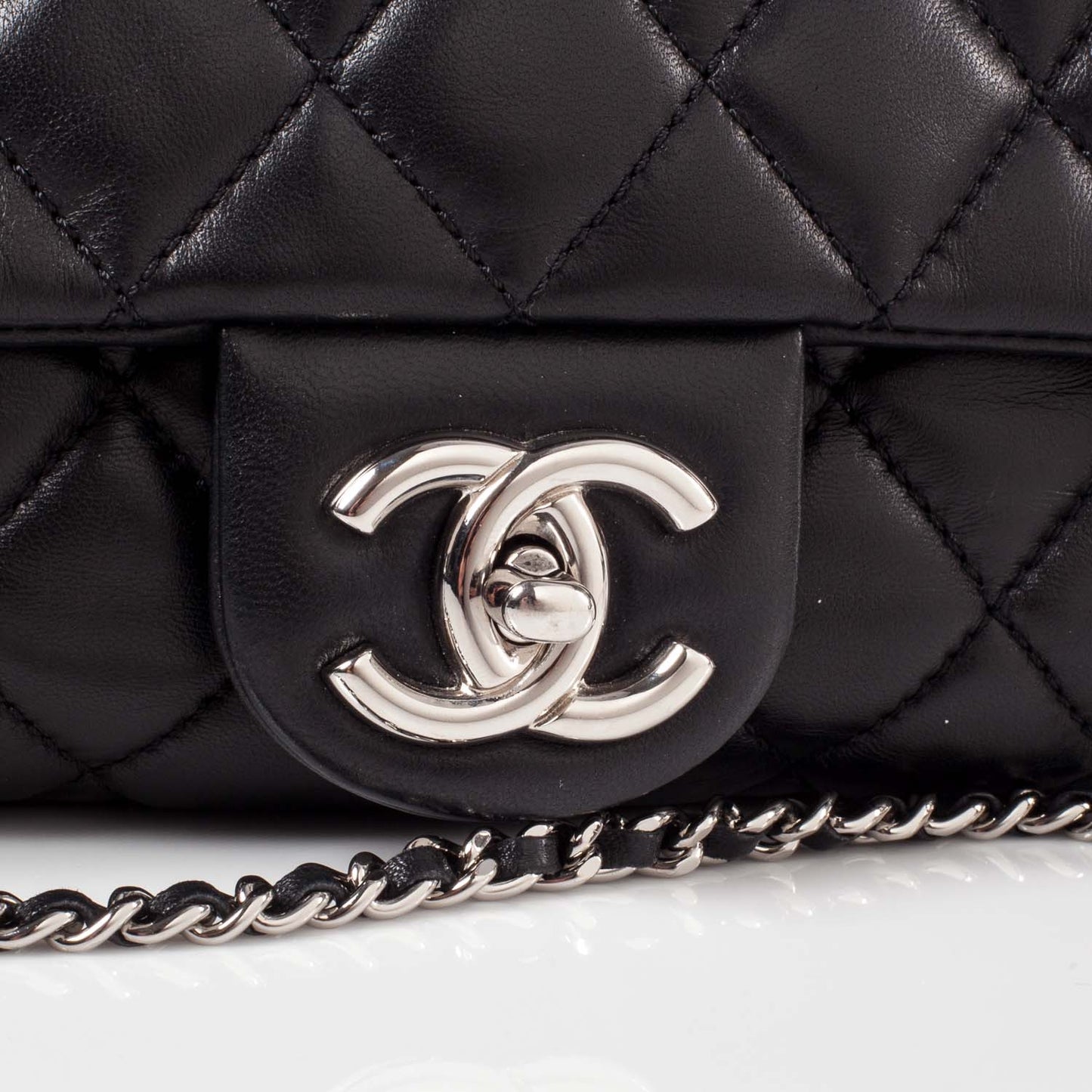 Lambskin Medium Coco Rain Flap Black
