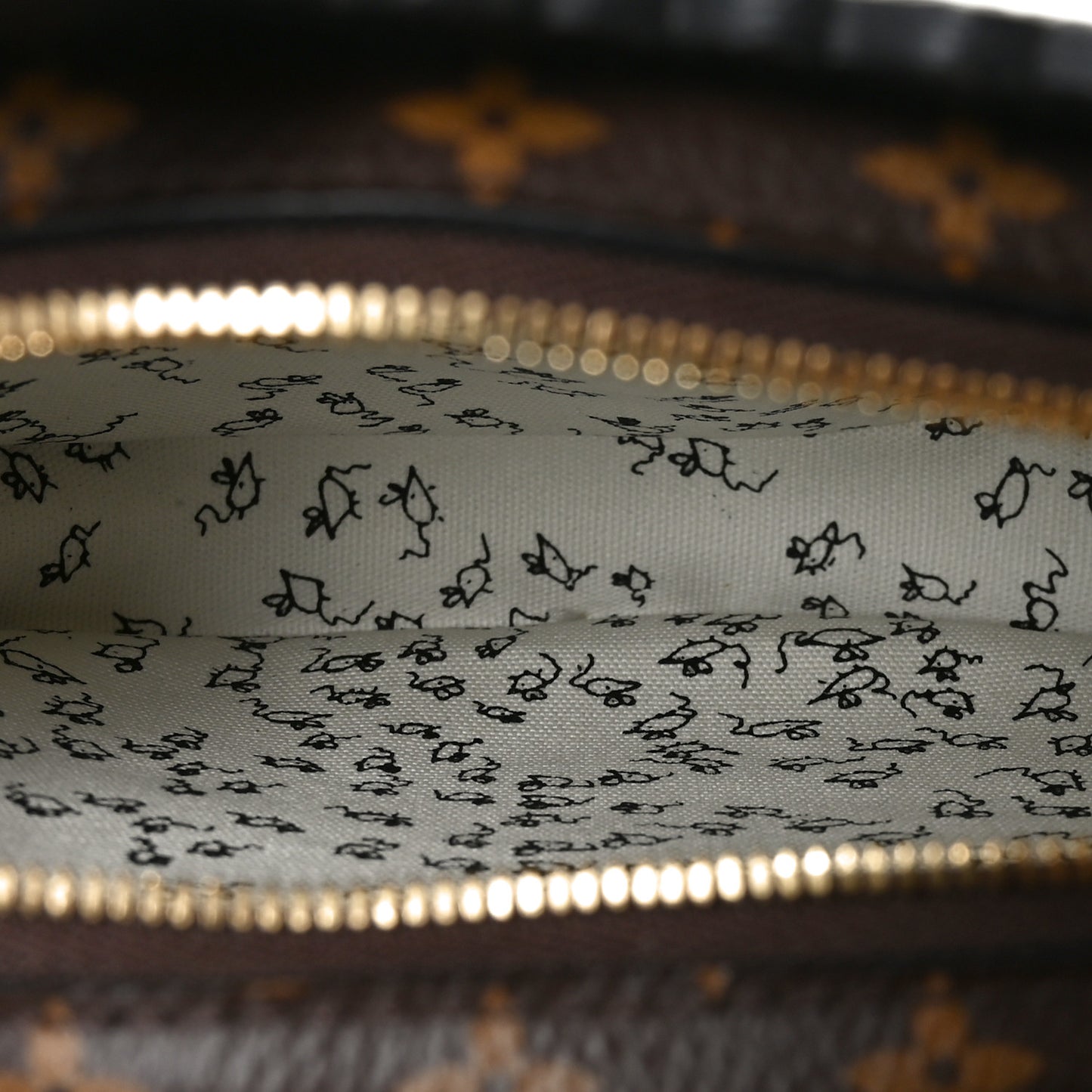 Epi Grace Coddington Catogram Chain Pochette Black