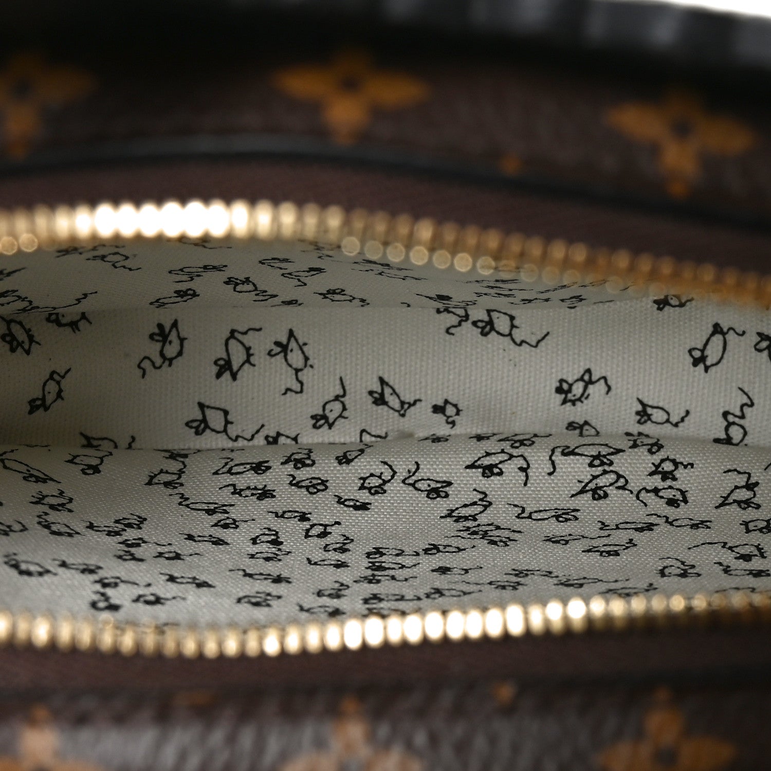 Louis Vuitton Epi Grace Coddington Catogram Chain Pochette Black 5 of 9