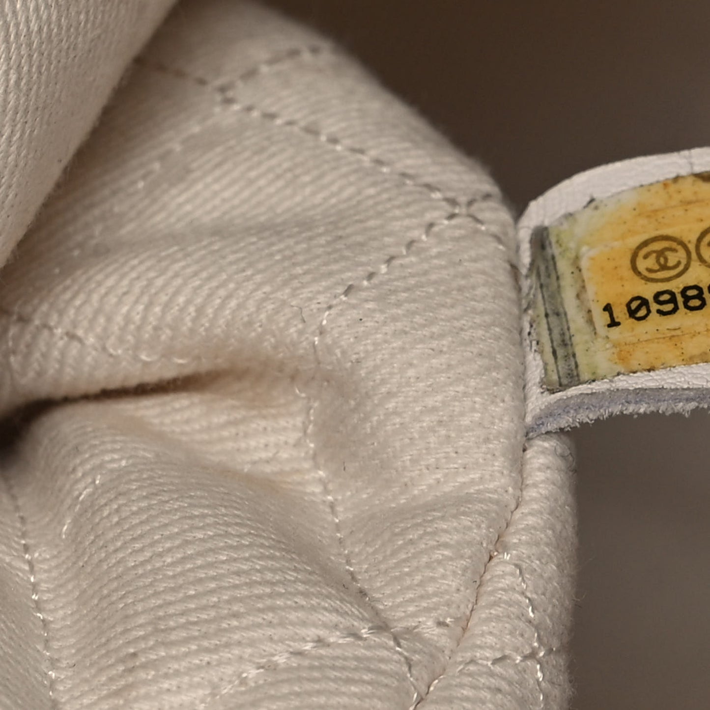 Caviar Timeless CC Shopping Tote White