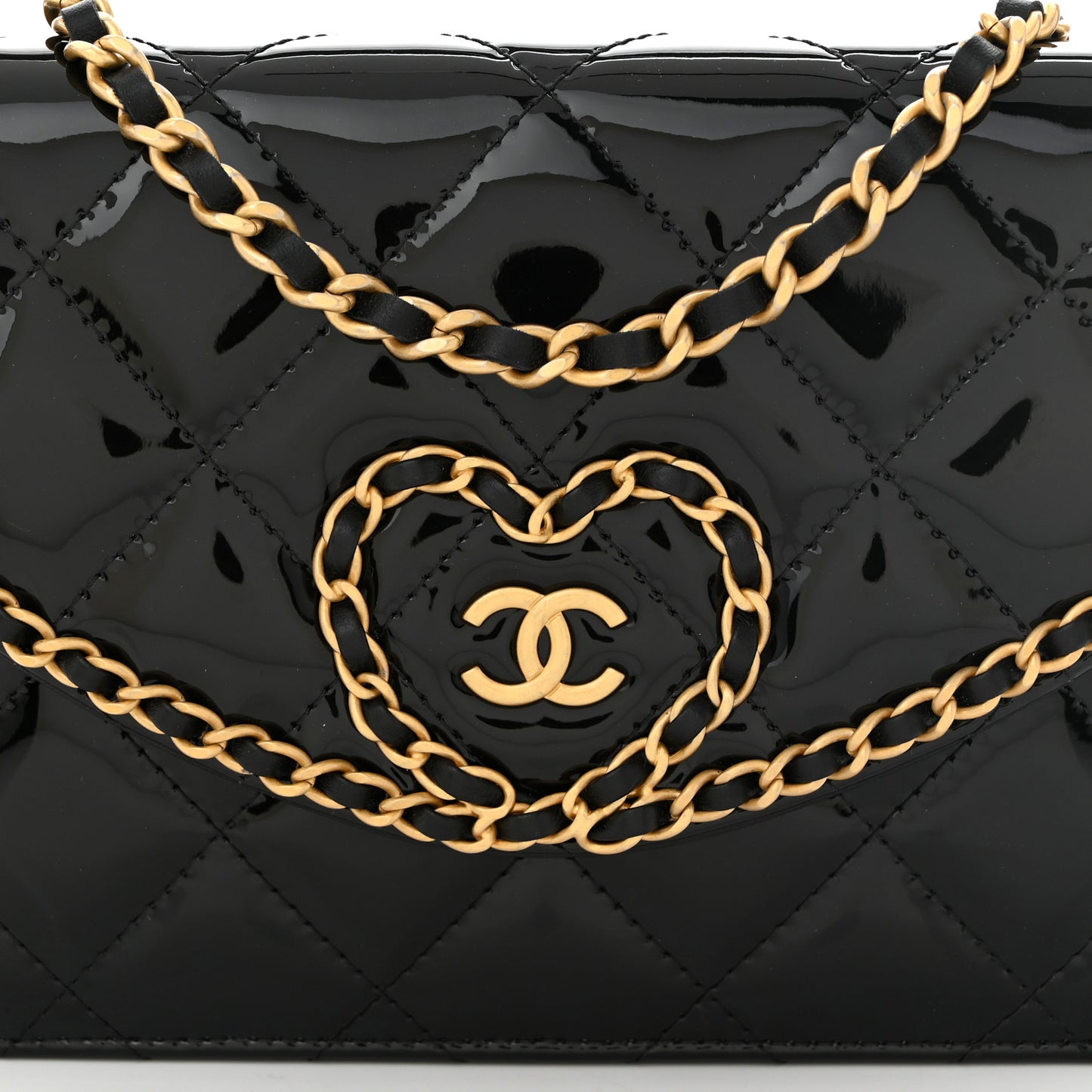 Patent Quilted Chain Around Heart Wallet On Chain WOC Black
