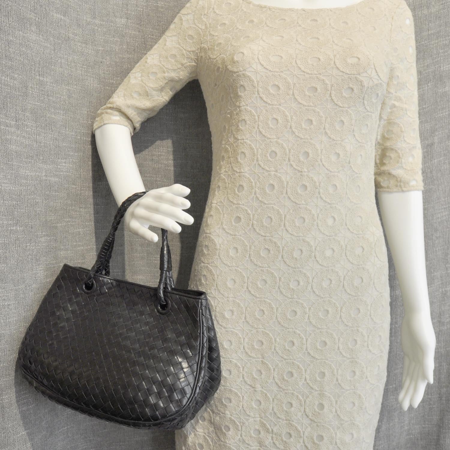 Bottega Veneta Nappa Intrecciato Handbag Nero Black 3 of 11