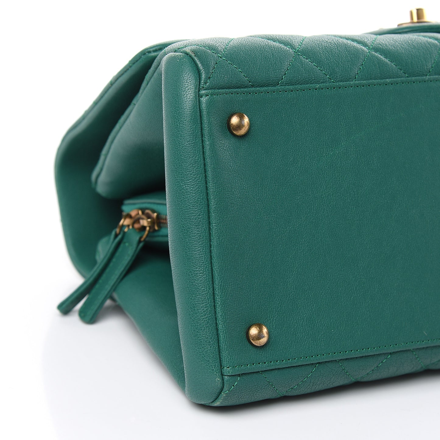 Shiny Sheepskin Quilted Large Trapezio Flap Green