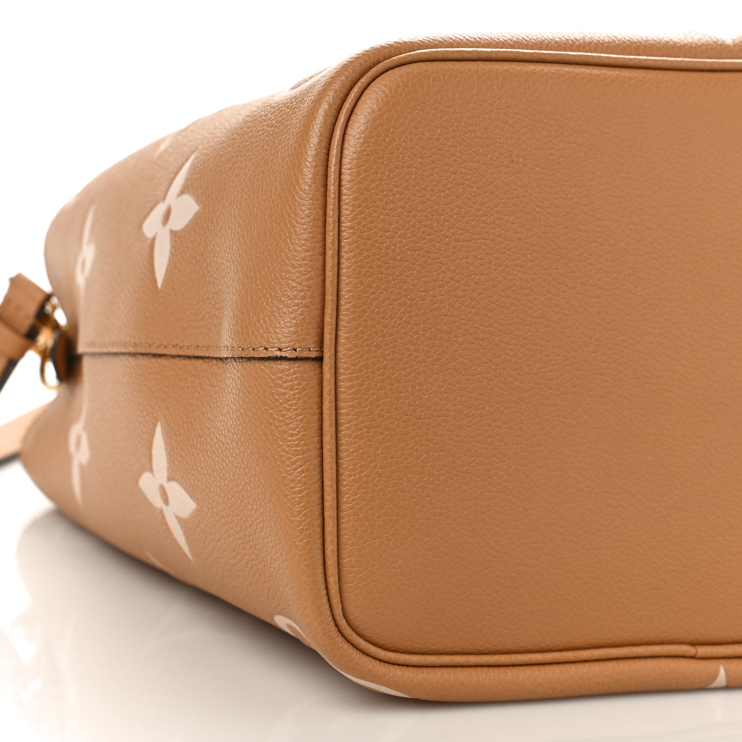 Empreinte Monogram Giant Neonoe MM Arizona Beige