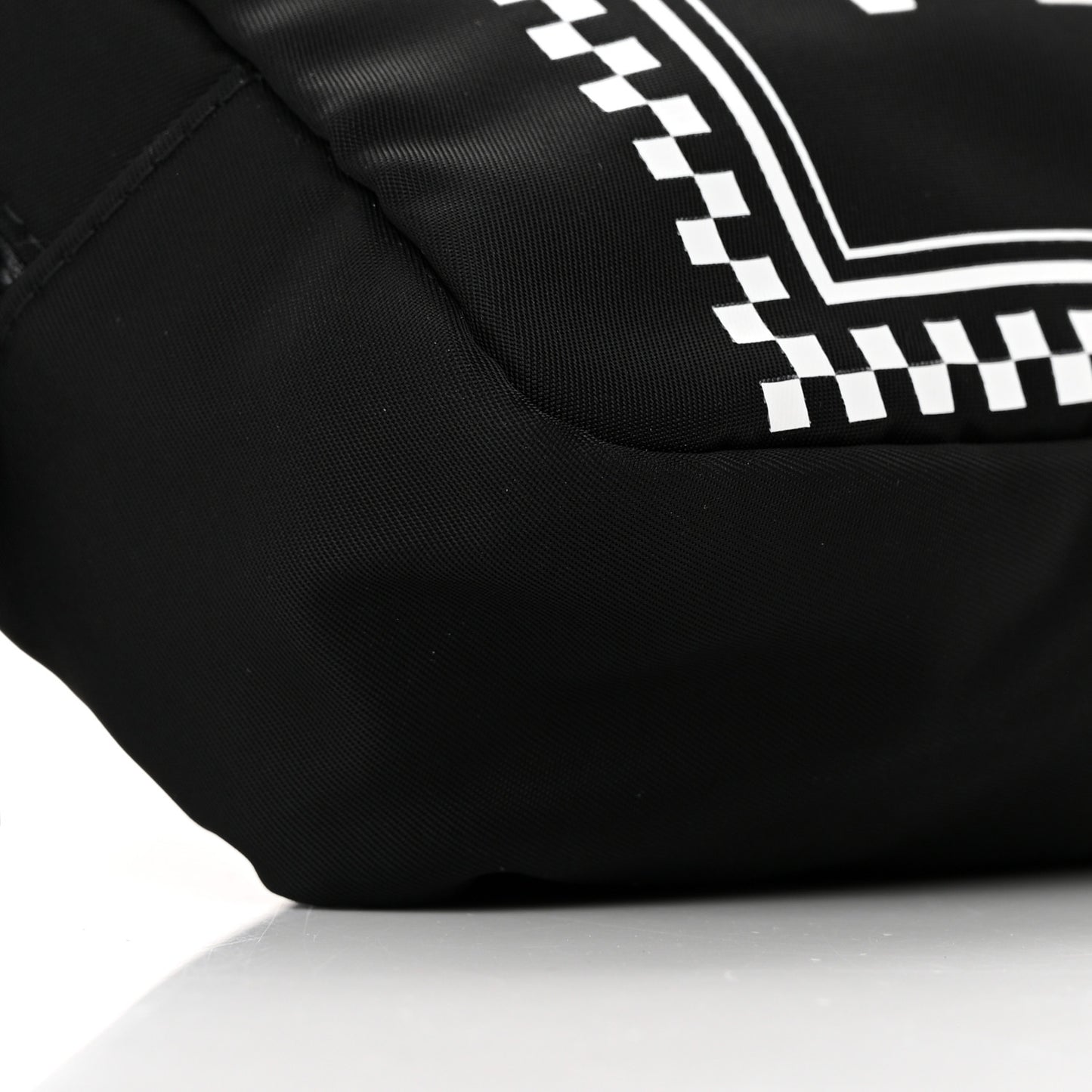 Nylon Logo Two Tone Belt Bag Black