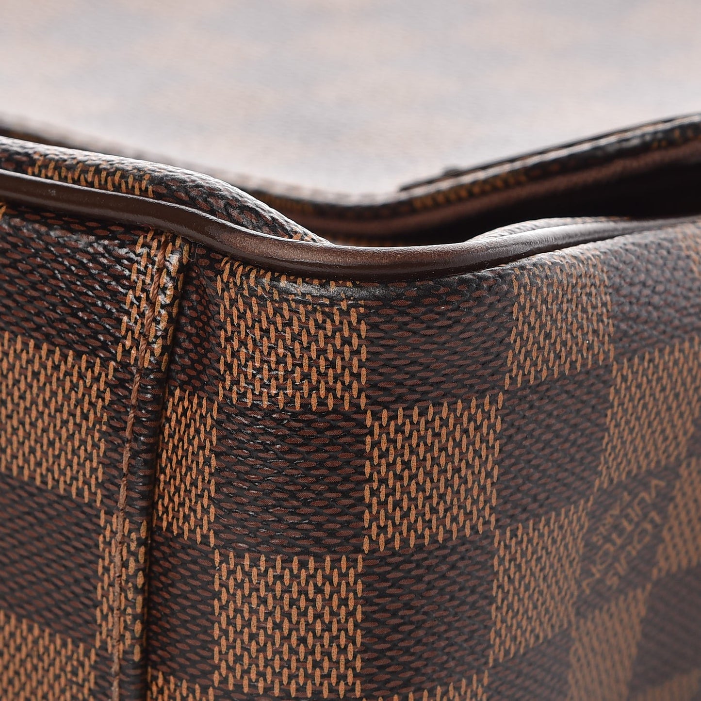 Damier Ebene Shelton MM