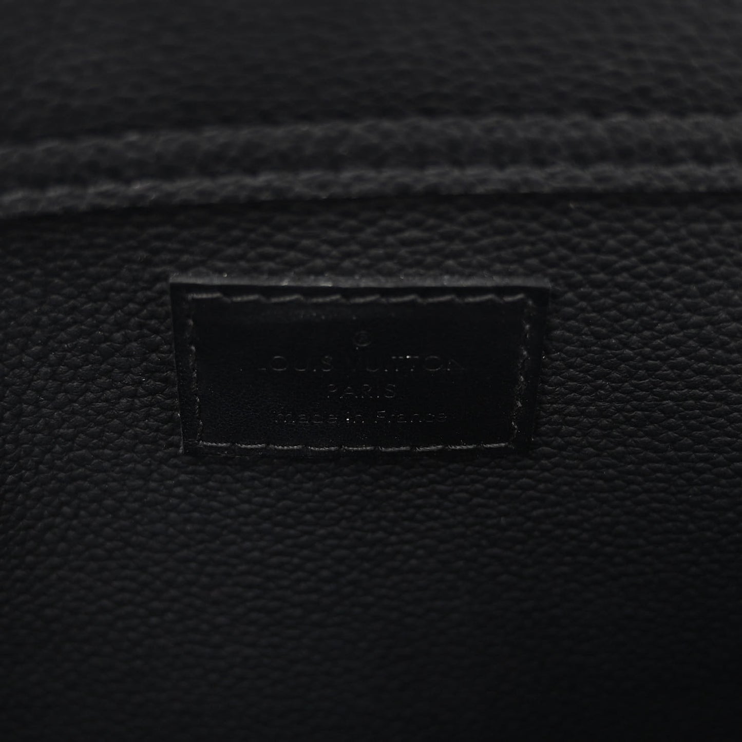 Grained Calfskin Aerogram Takeoff Sling Black