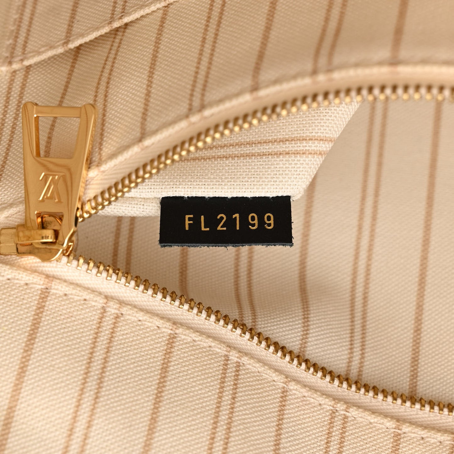 Monogram Giant Jungle Onthego GM Ivory