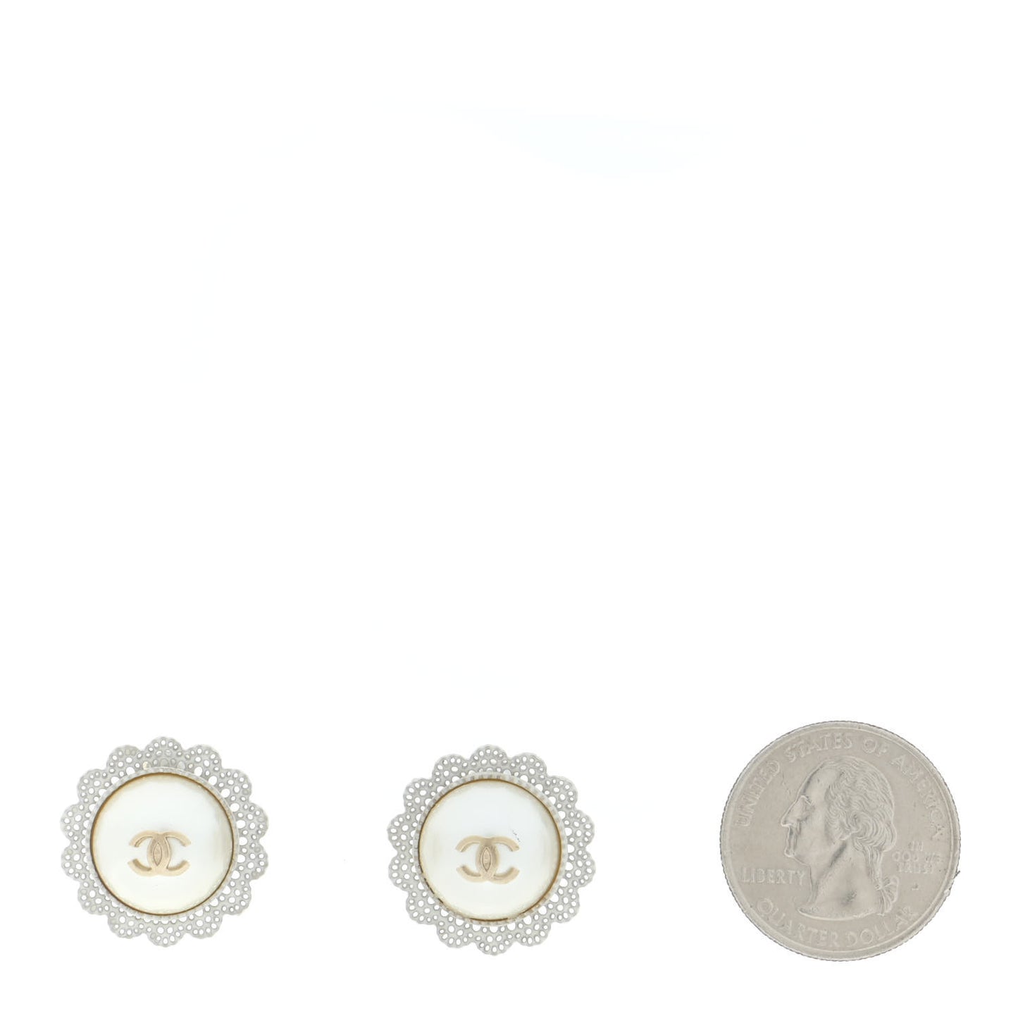 Pearl CC Round Earrings Light Gold