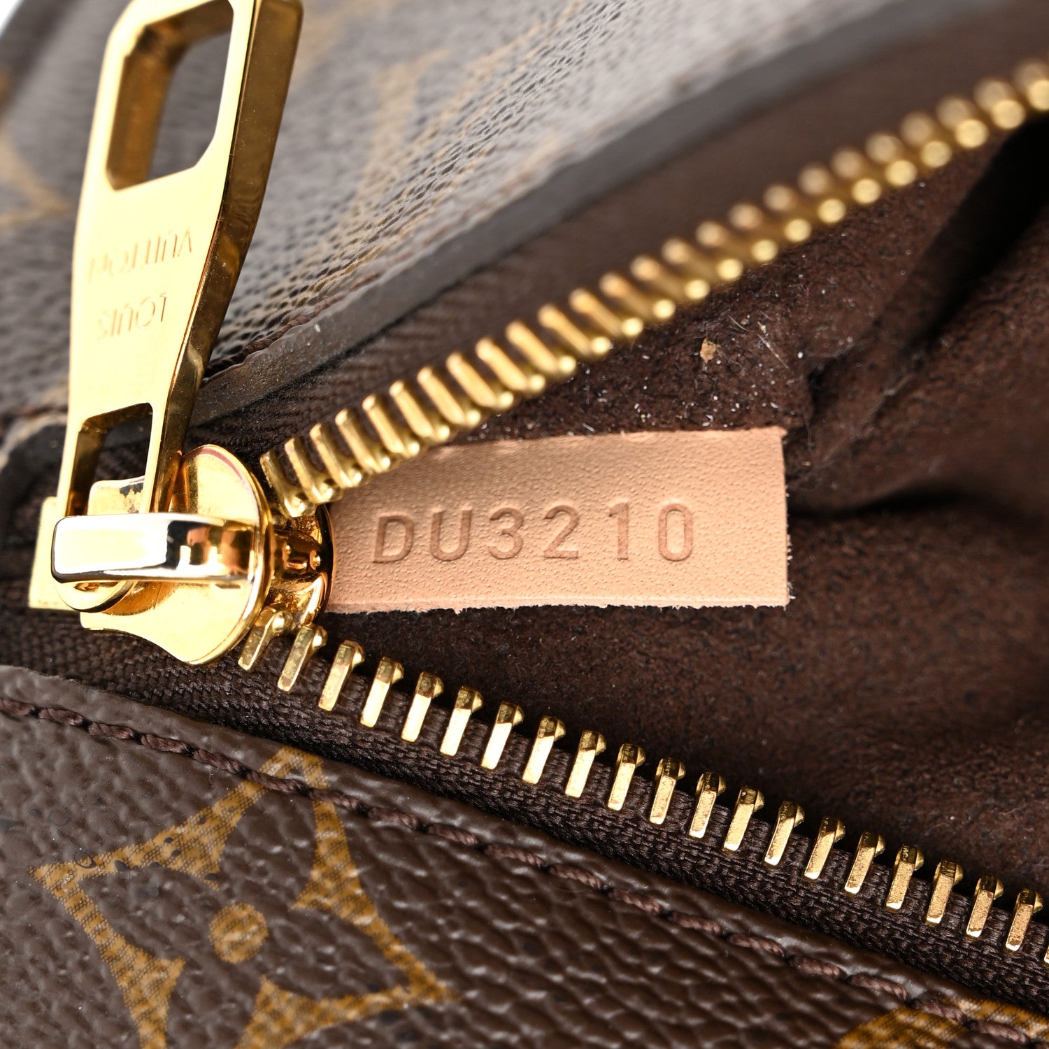 Louis Vuitton Monogram Pochette Metis 7 of 11