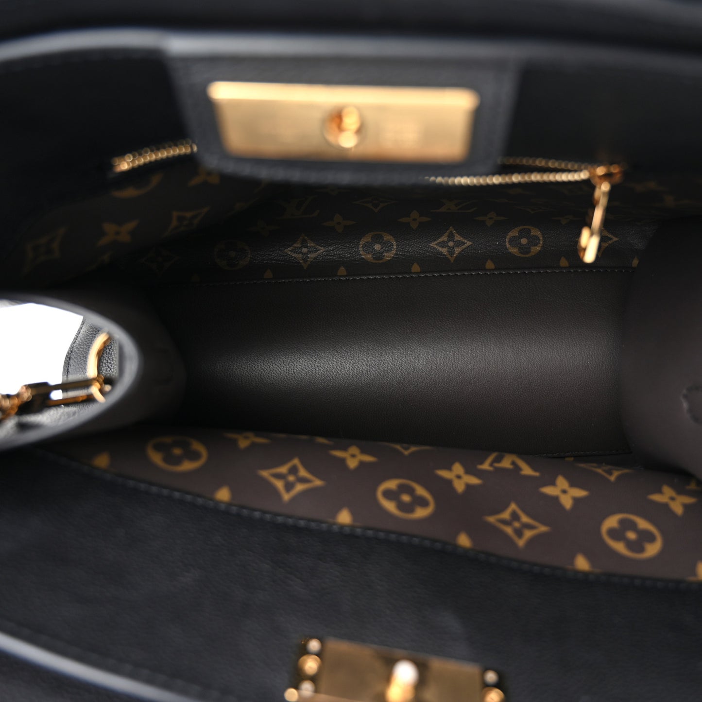 Grained Calfskin Steamer MM Black Chataigne