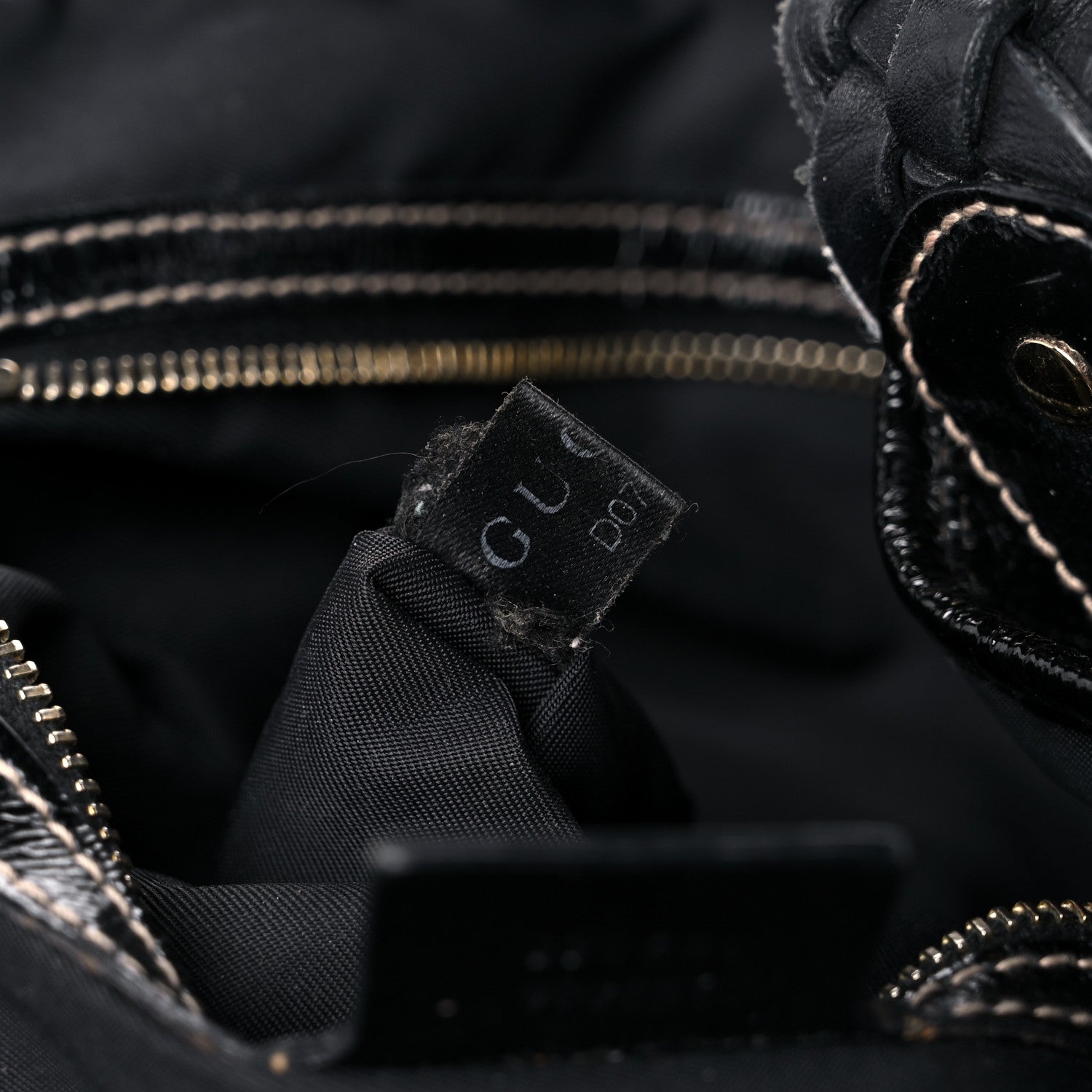 Gucci Patent Medium Pelham Shoulder Bag Black 12 of 21