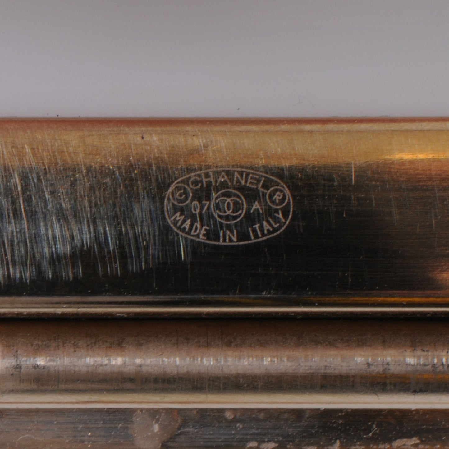 Resin Gripoix Pearl Wide Cuff White