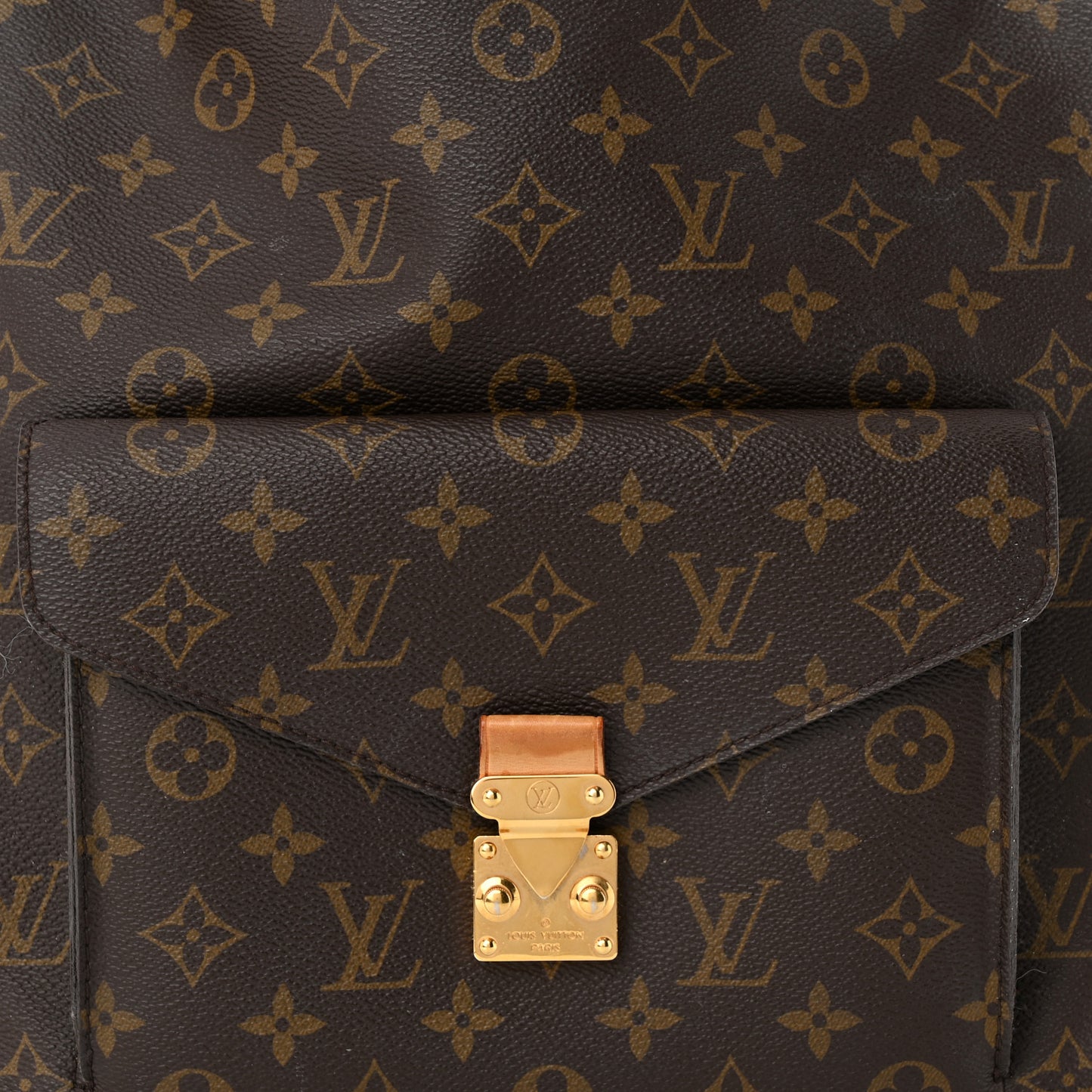 Monogram Metis
