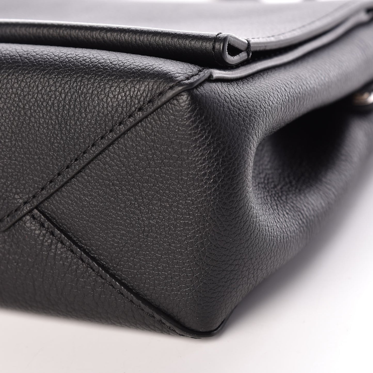 Calfskin Lockme II Chain Bag BB Black
