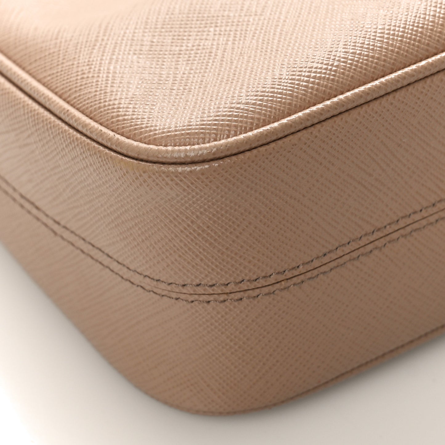 Saffiano Lux Re-Edition 2005 Shoulder Bag Cammeo