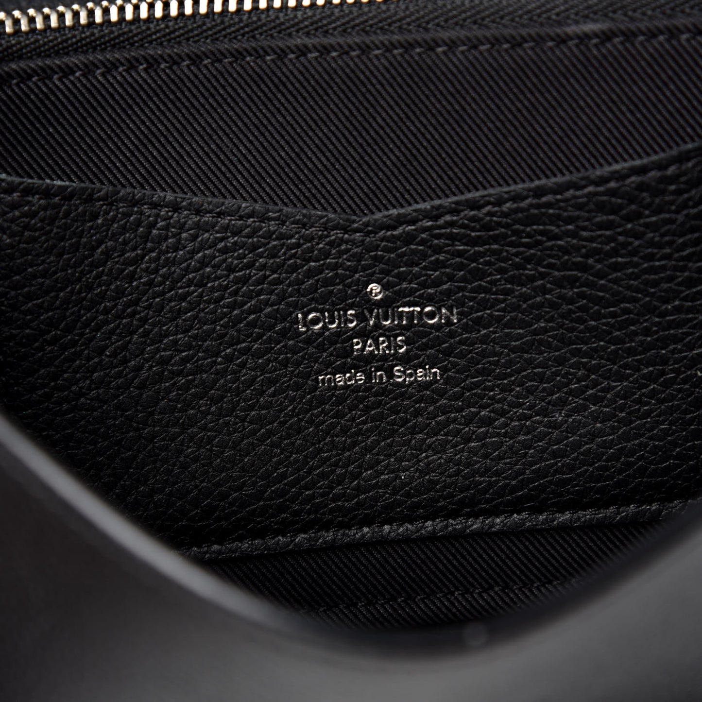 Calfskin Lockme II Wallet Black
