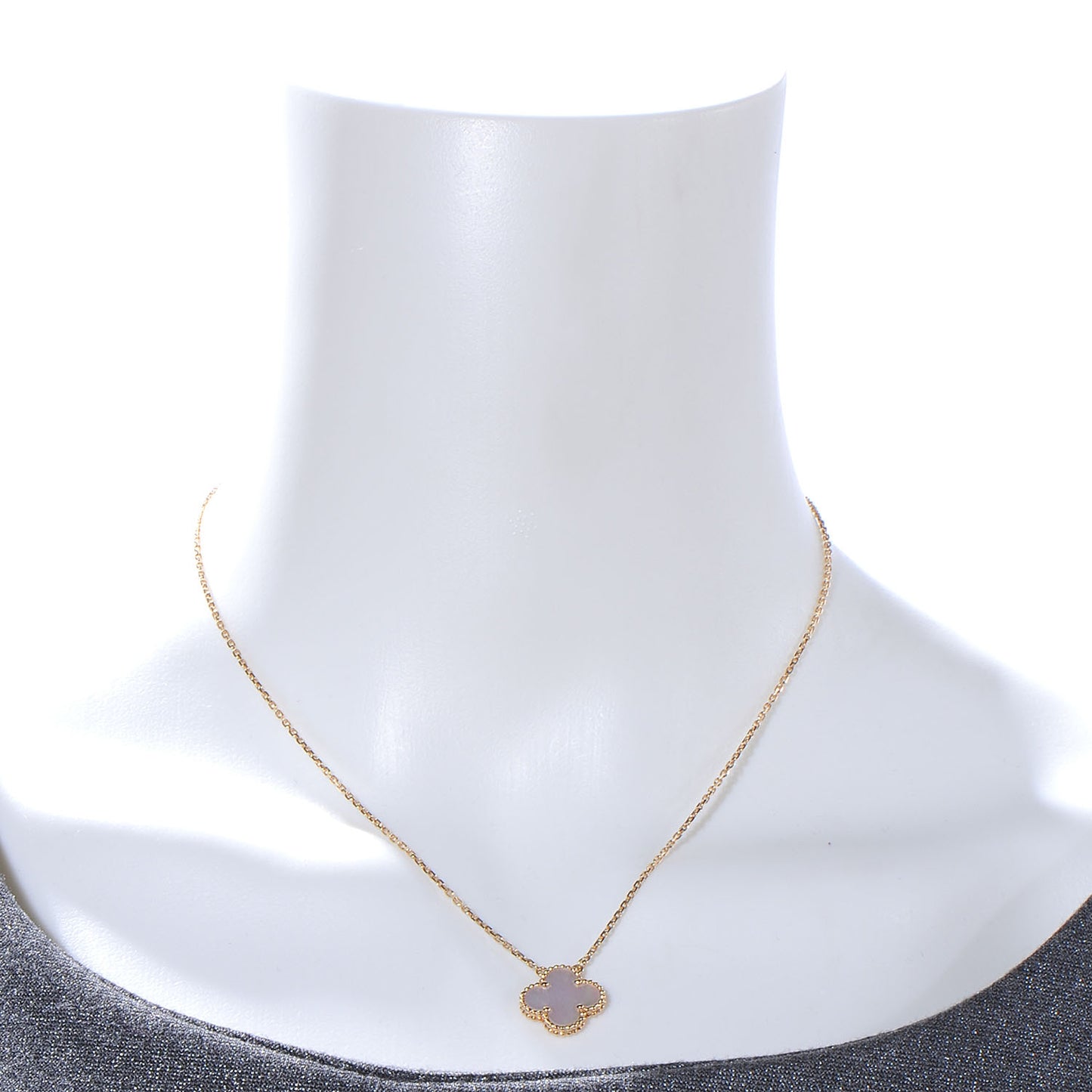 18K Yellow Gold Mother of Pearl Vintage Alhambra Pendant Necklace